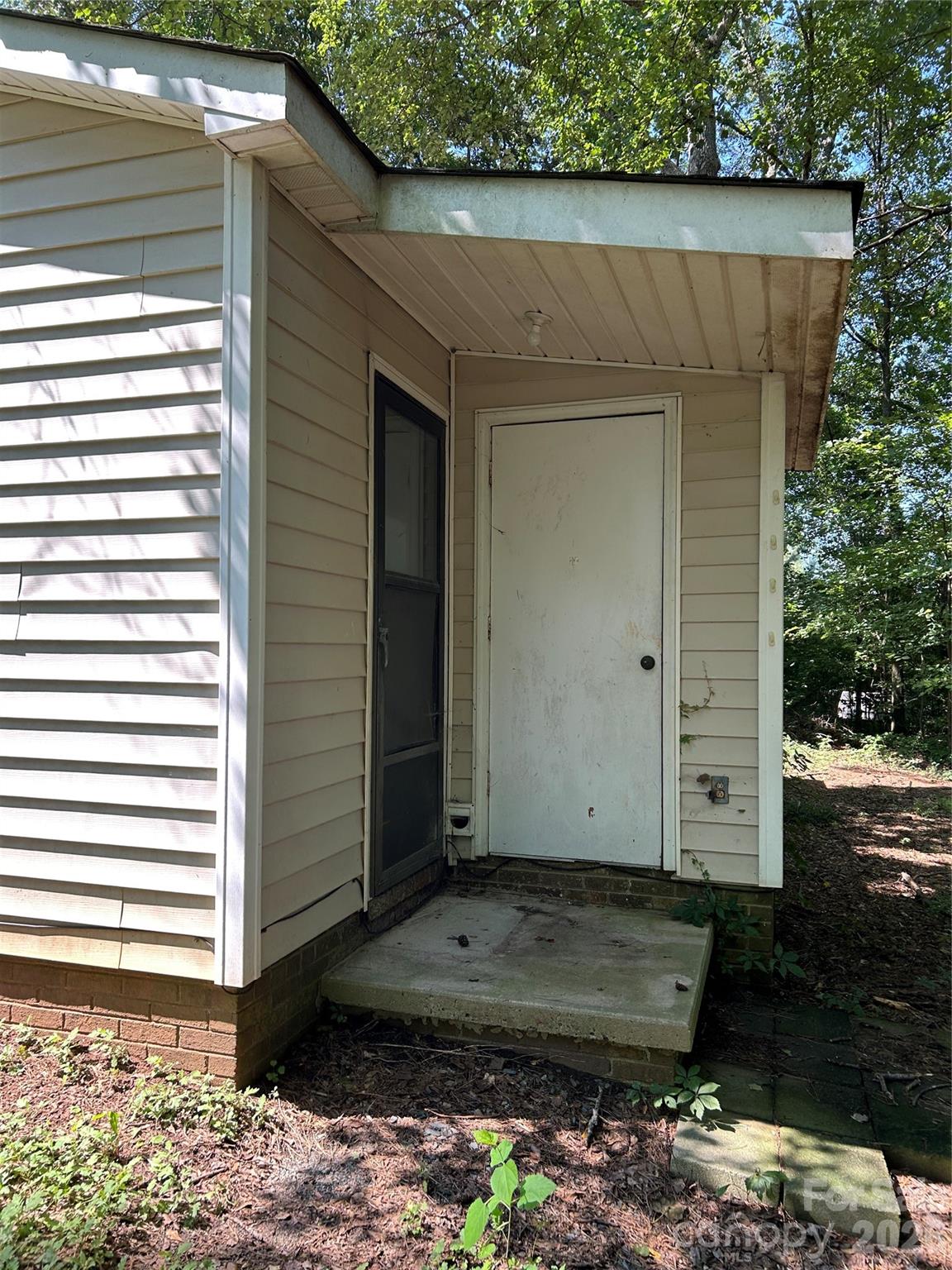 6783 Glover Ln, Stanley, NC 28164