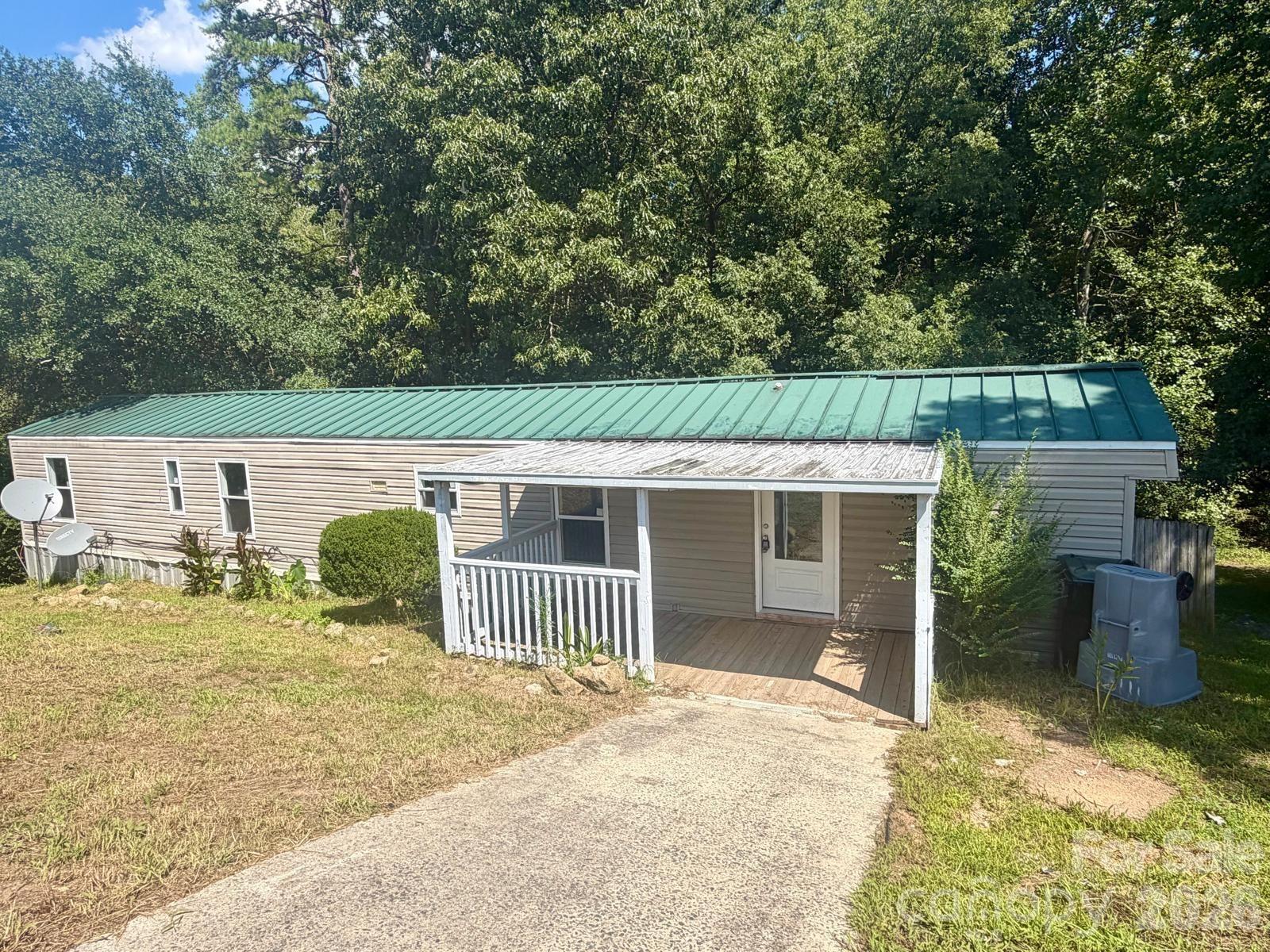 111 Cloverleaf Dr, Clover, SC 29710