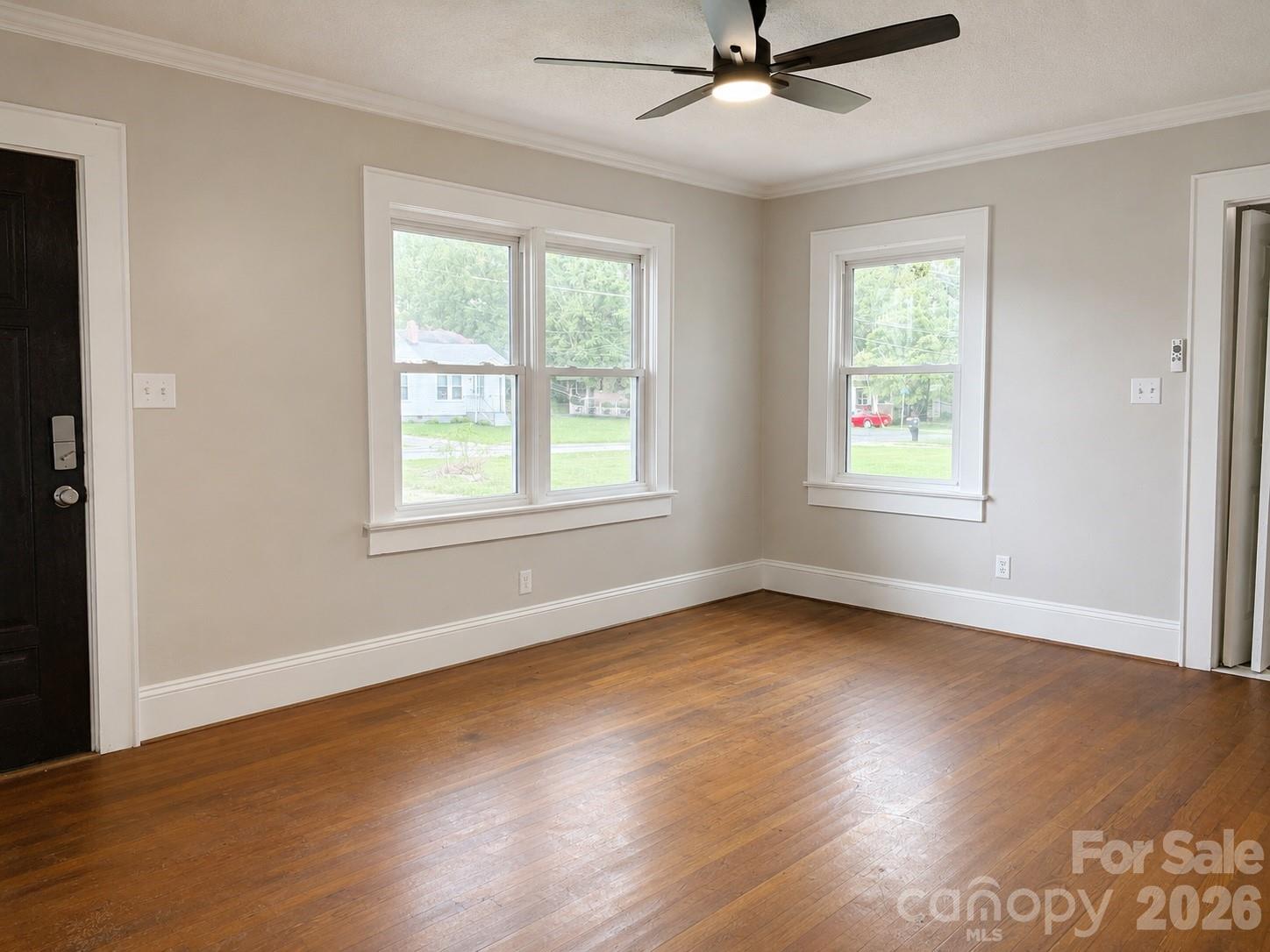 802 3rd St SE, Conover, NC 28613