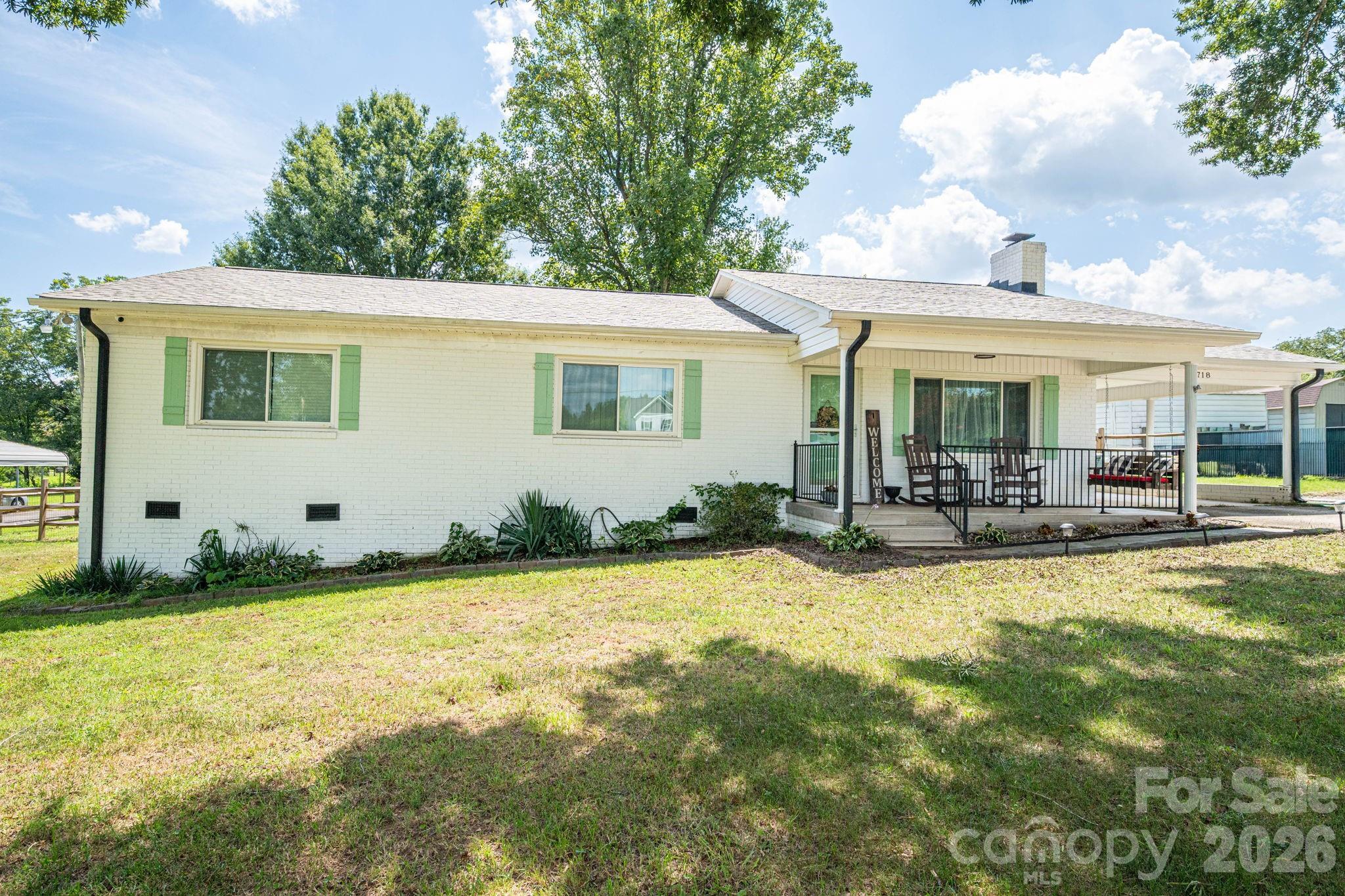 1718 Woolie Rd, Lincolnton, NC 28092