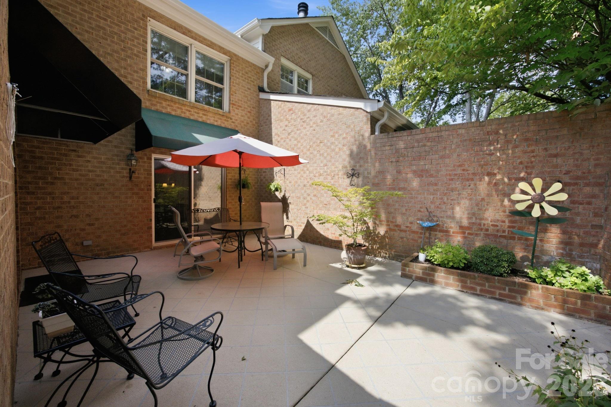 6836 Dumbarton Dr, Charlotte, NC 28210