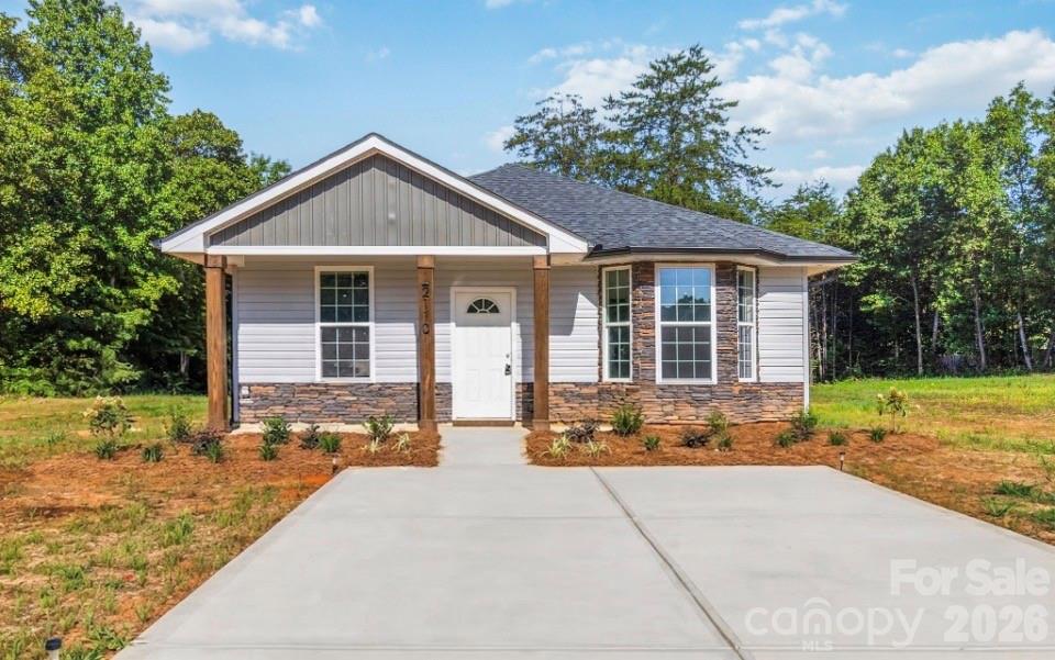 2110 Pinnacle View Dr, Kings Mountain, NC 28086