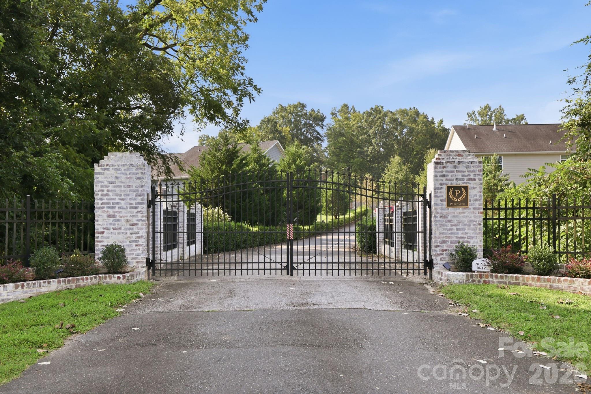 4742 Phifer Crest Ct, Charlotte, NC 28226
