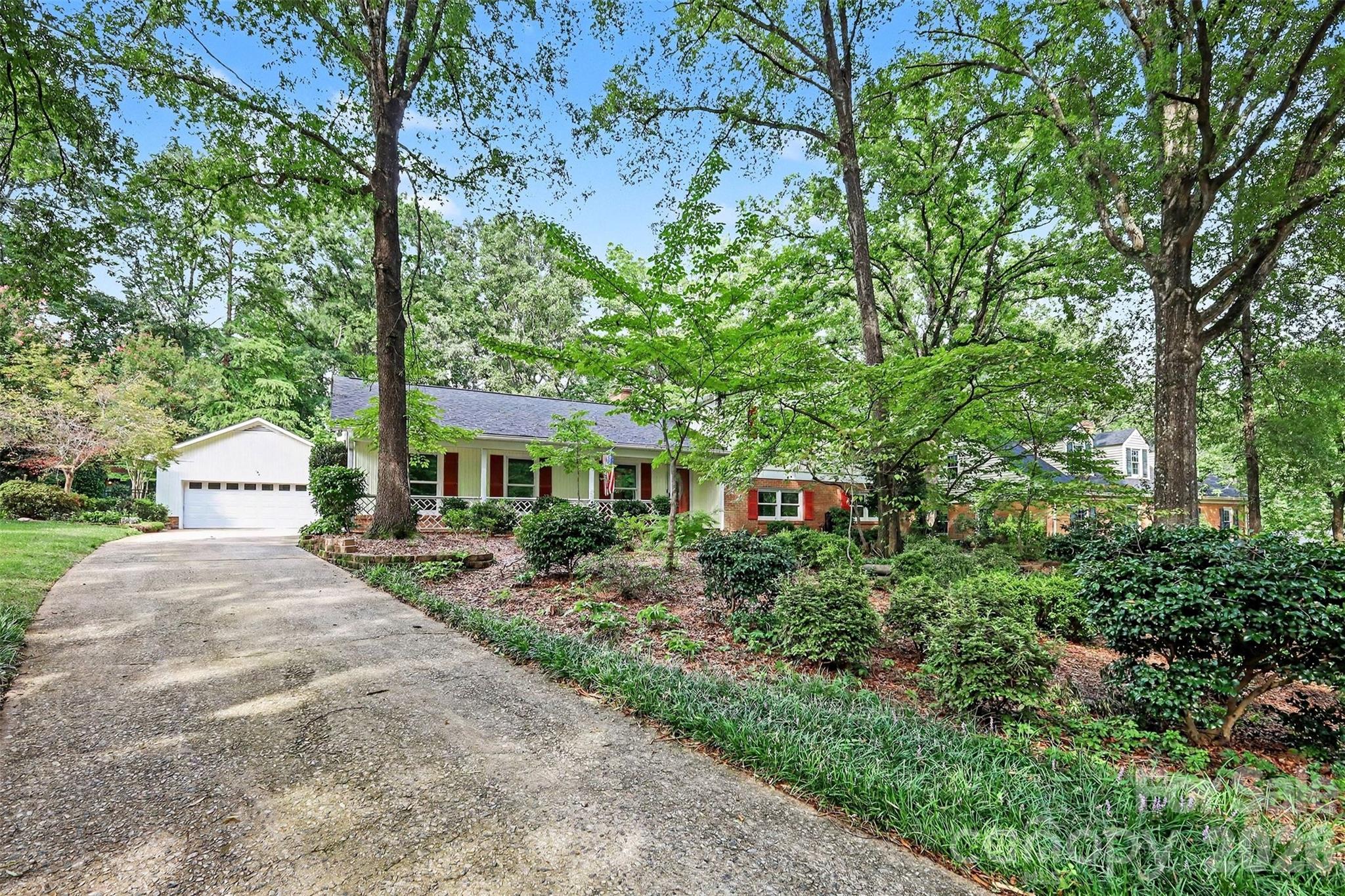 6122 Yellowood Rd, Charlotte, NC 28210
