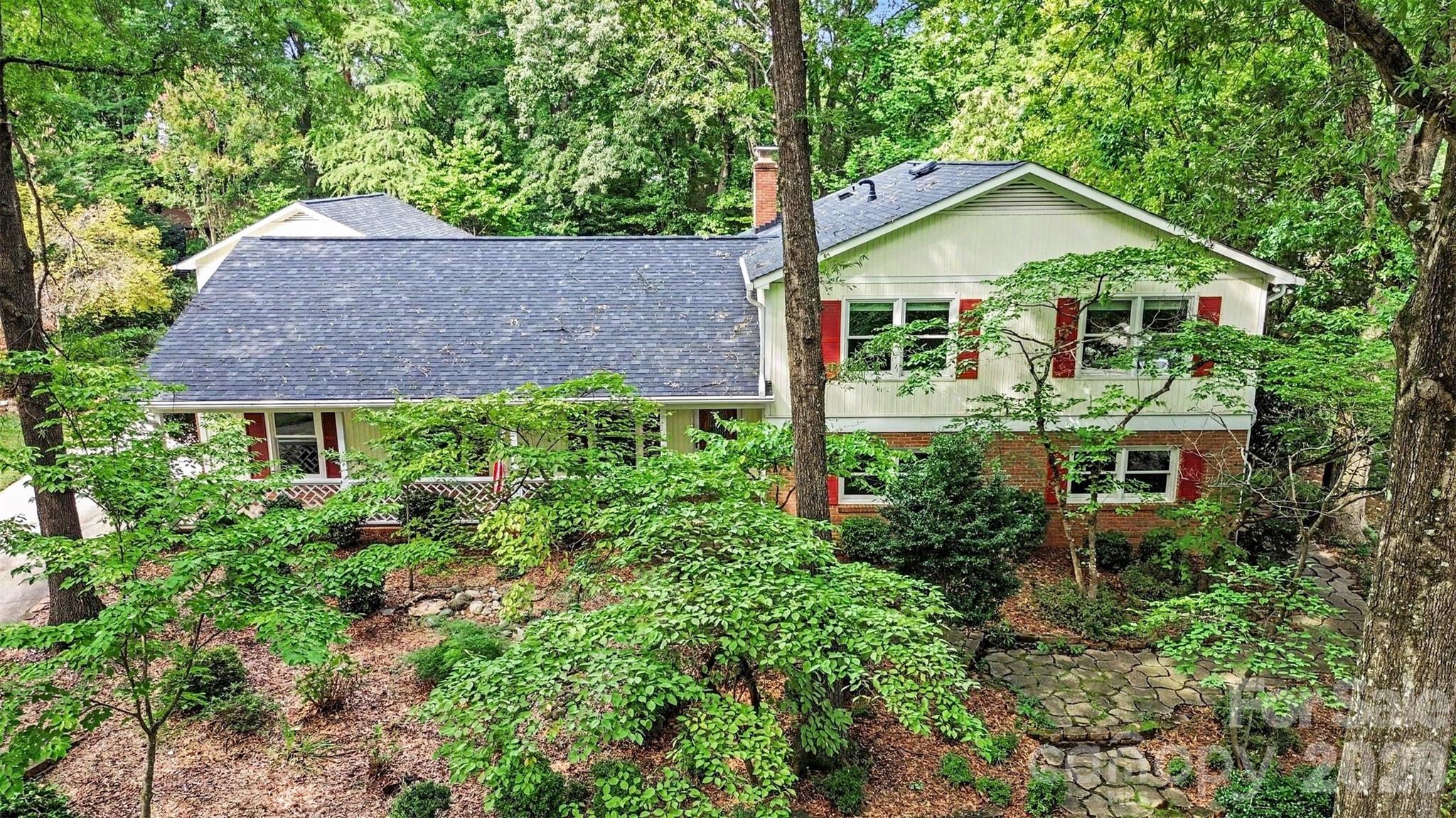 6122 Yellowood Rd, Charlotte, NC 28210