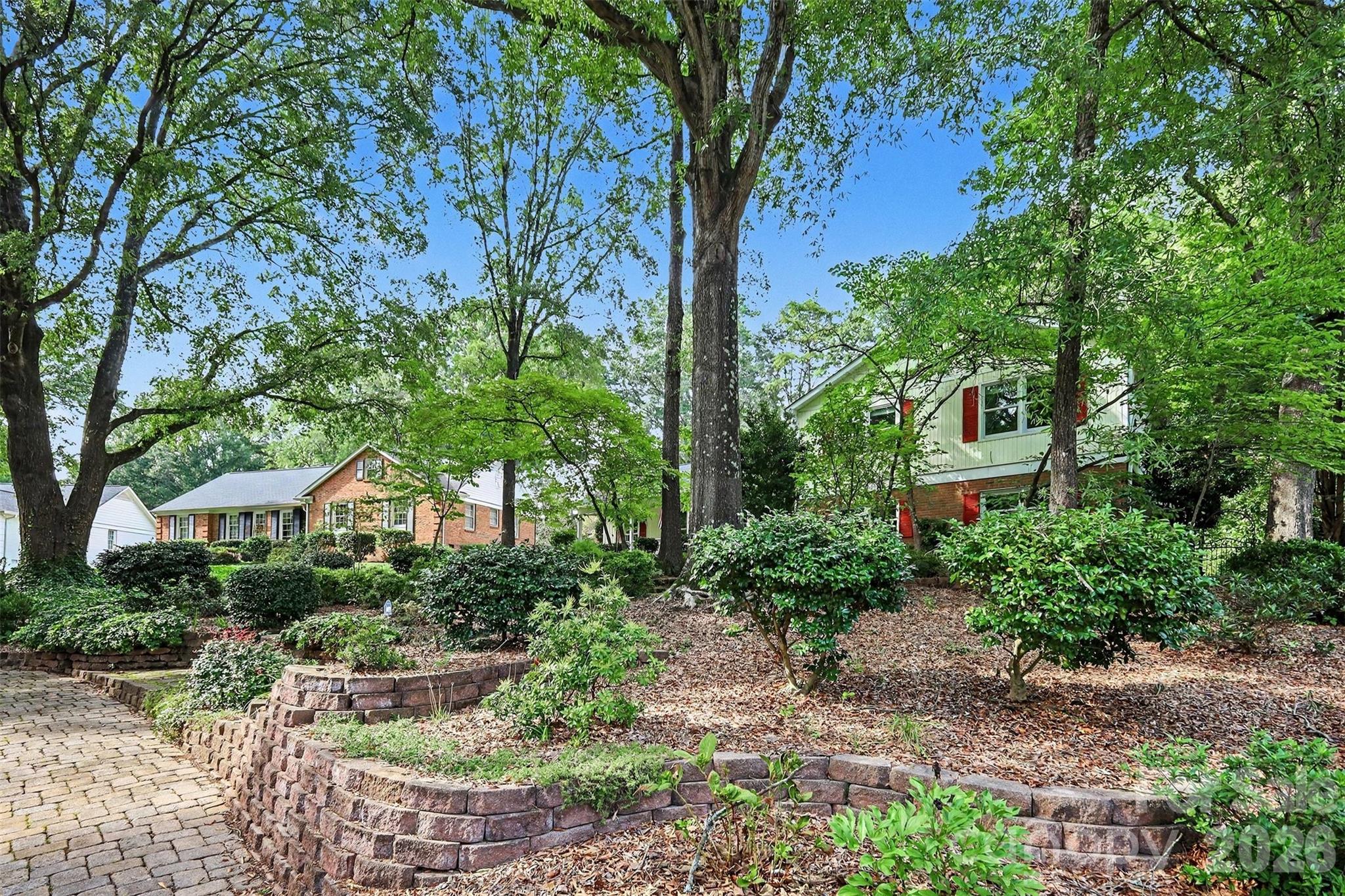 6122 Yellowood Rd, Charlotte, NC 28210