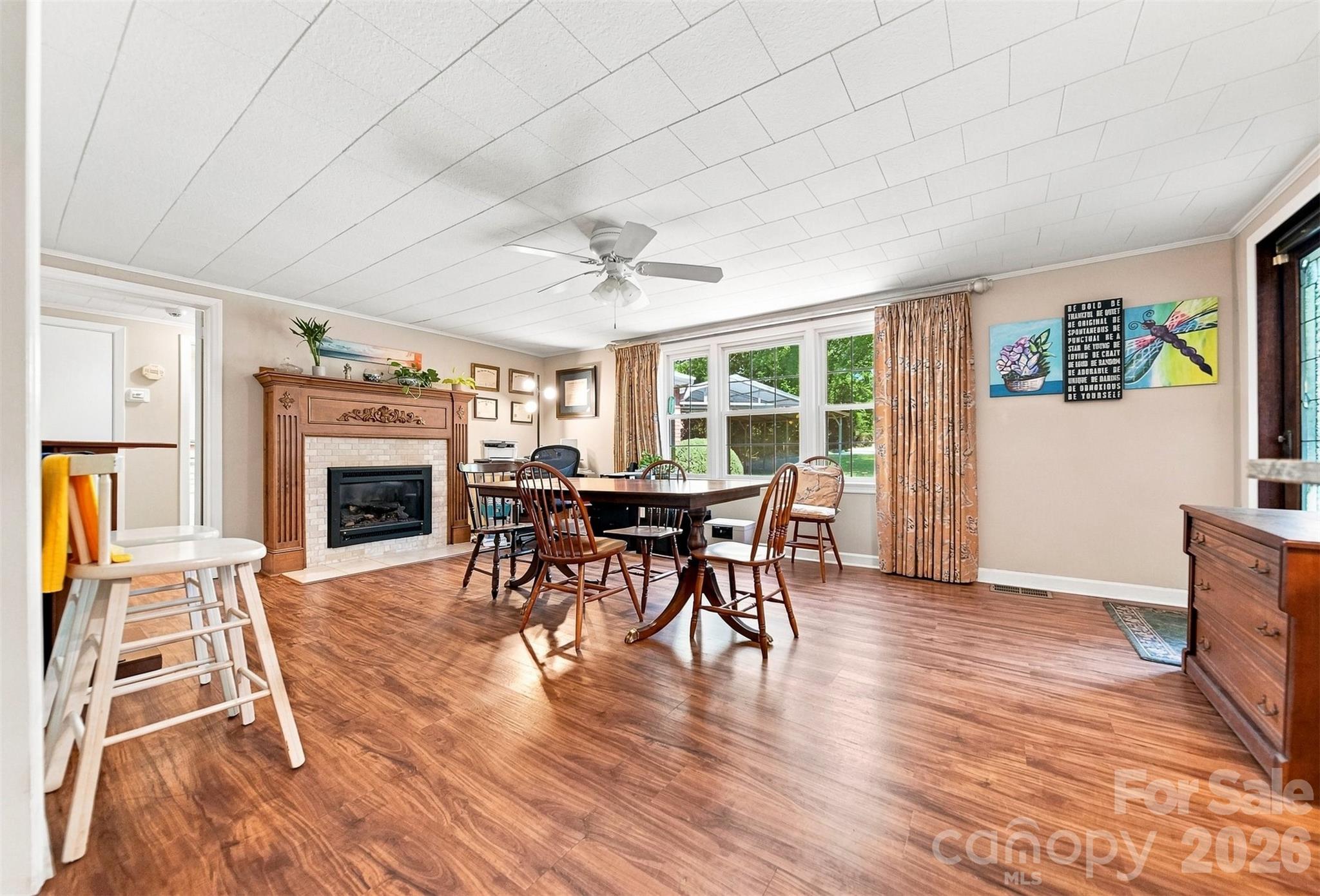 35 Loudonya Ln, Hickory, NC 28601
