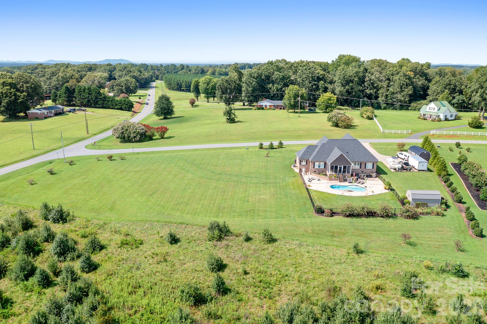 2261 Eva Ct, Lincolnton, NC 28092