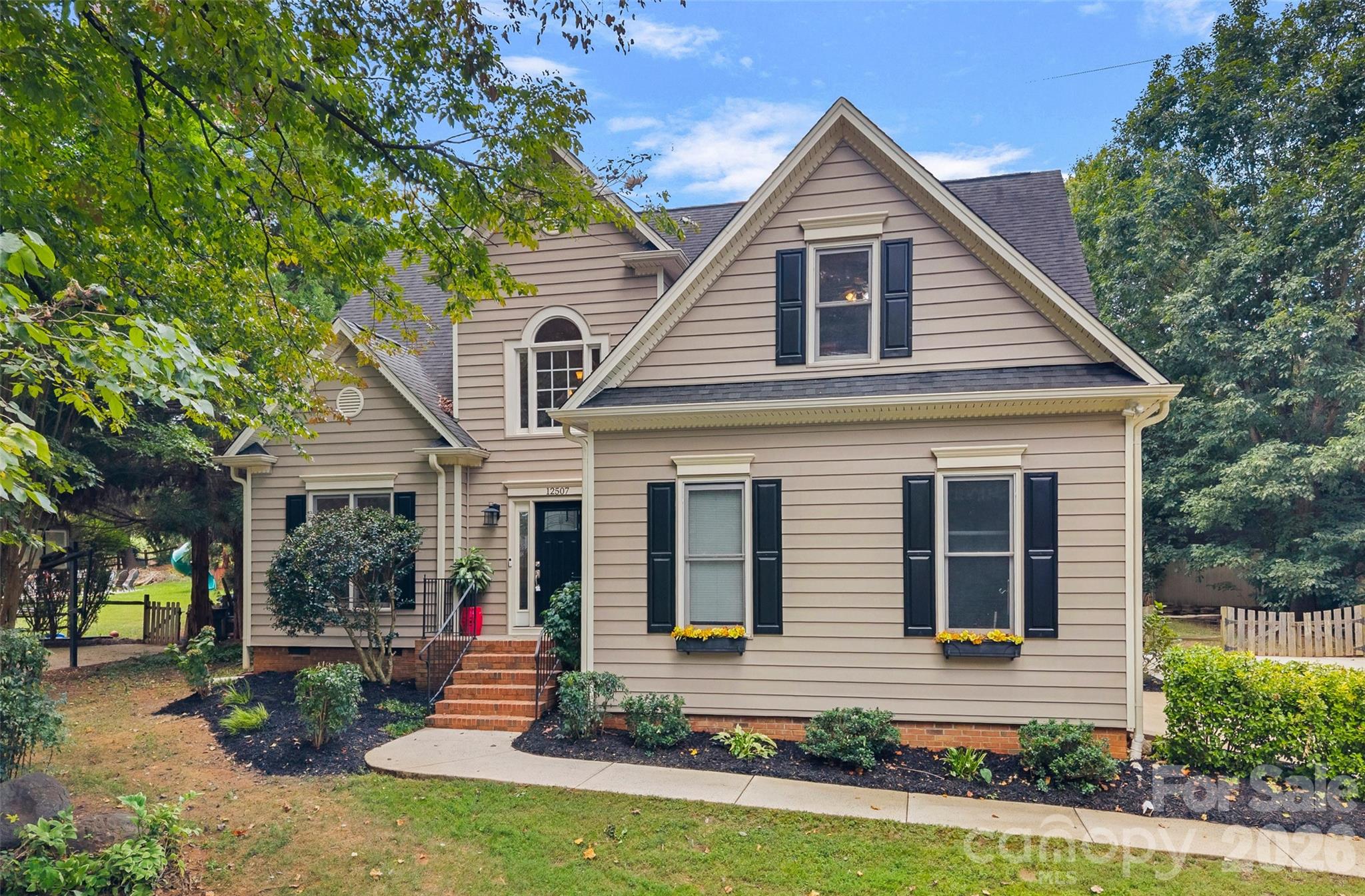 12507 Angel Oak Dr, Huntersville, NC 28078