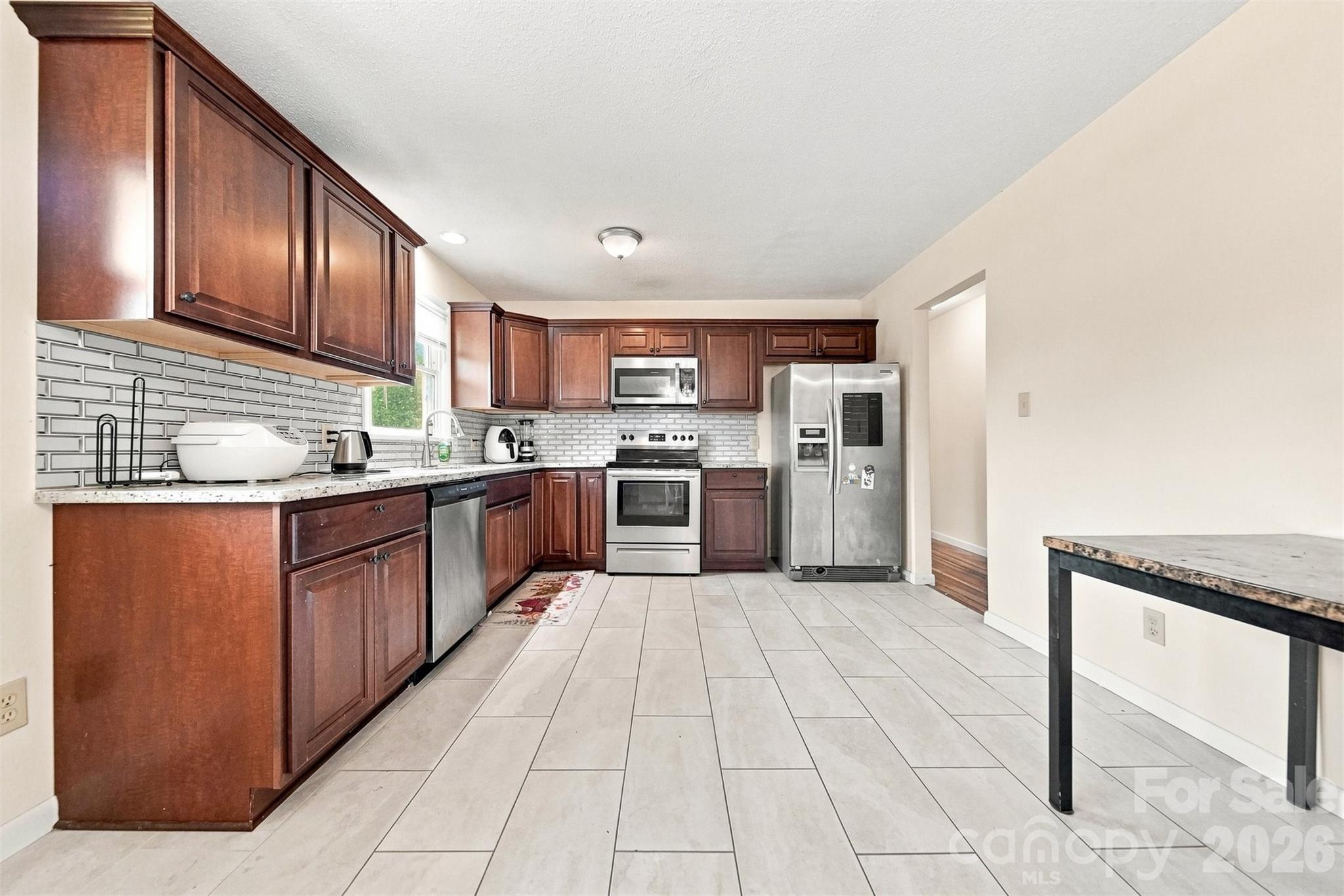 2103 2nd Ave NW, Hickory, NC 28601