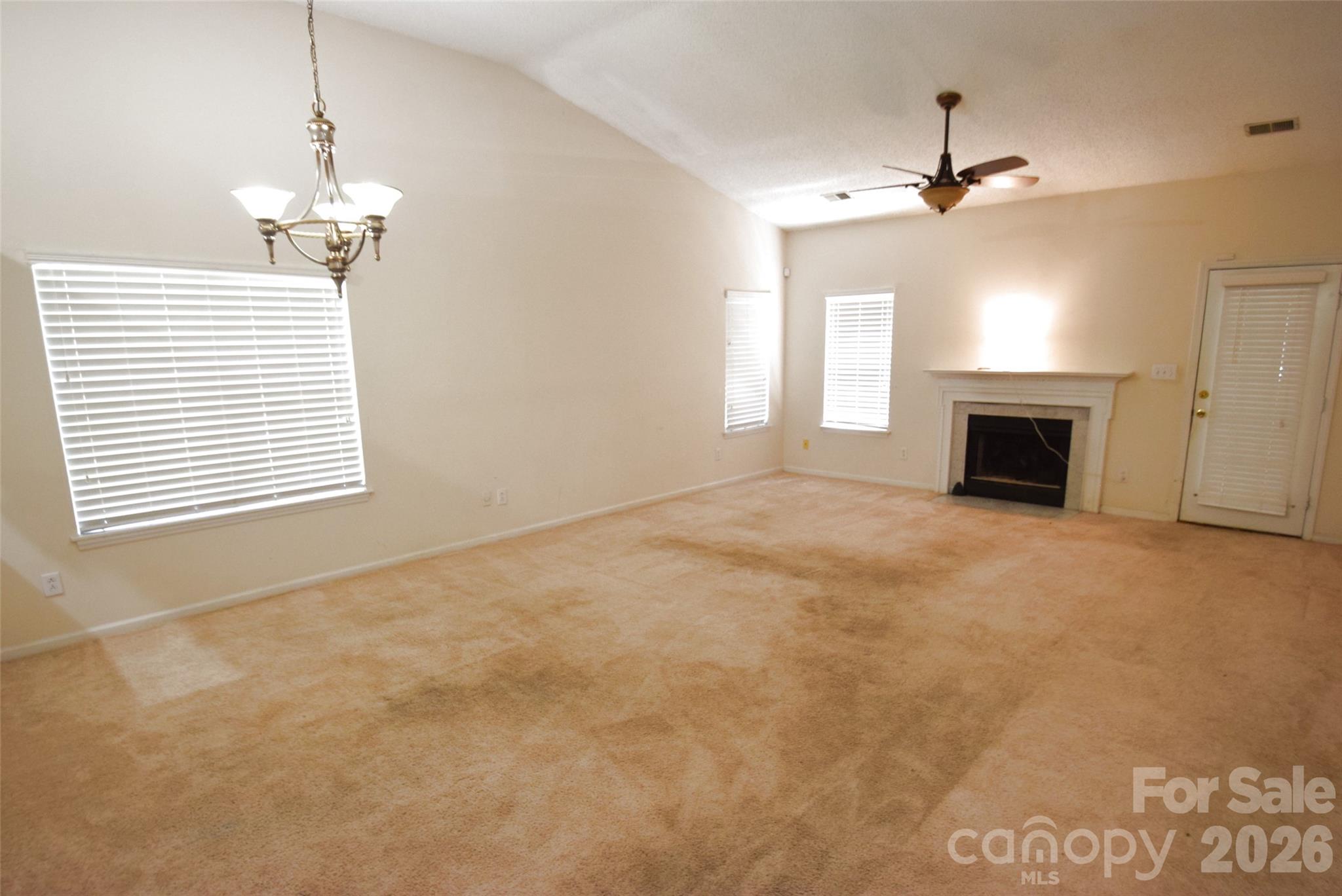 730 Oakbluff Cir, Charlotte, NC 28216