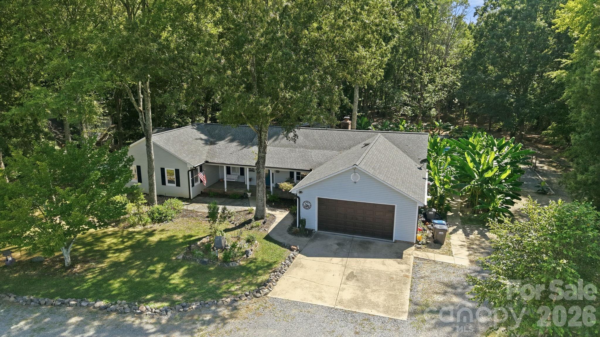 205 Dornoch Dr, Matthews, NC 28104