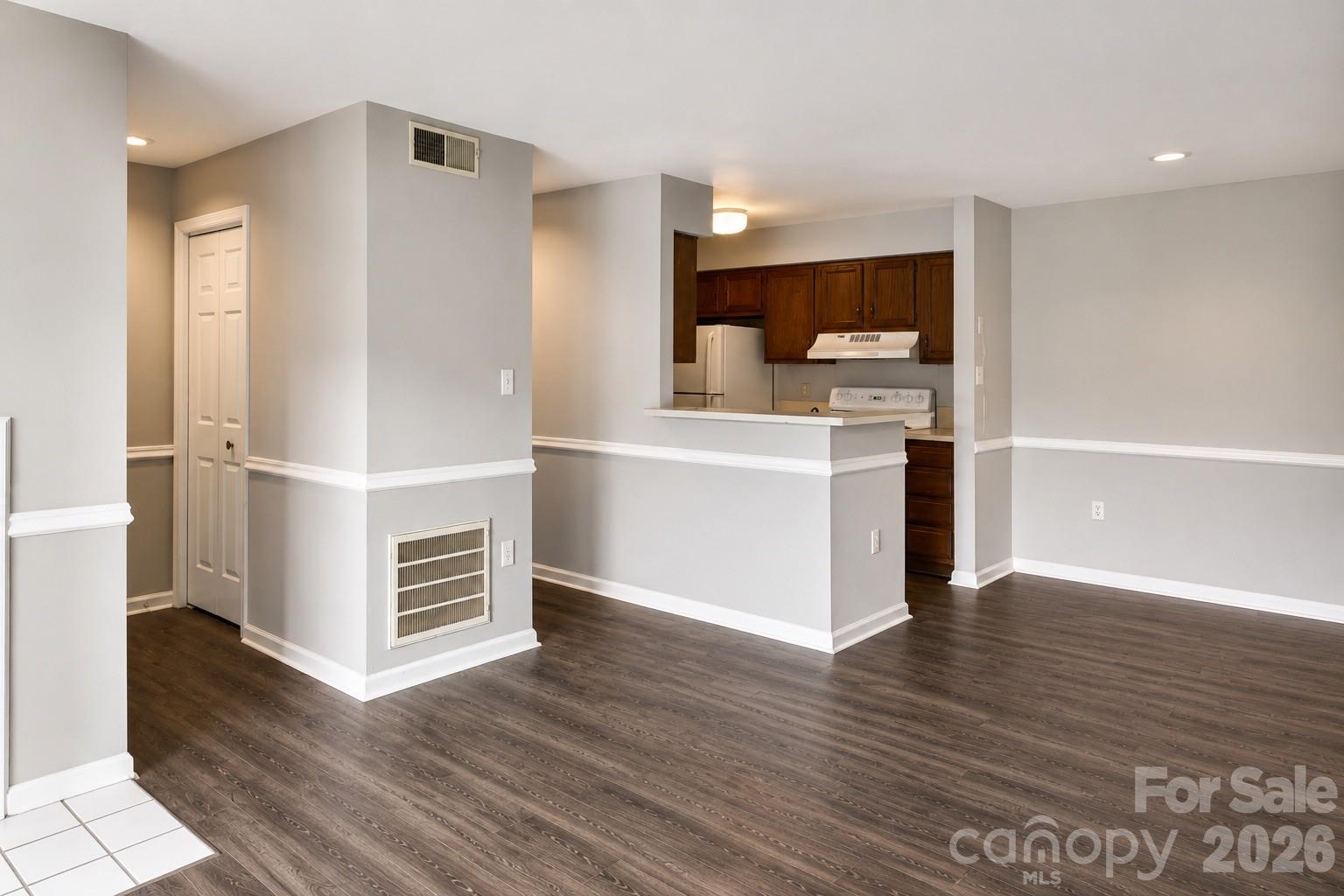 8024 Tremaine Ct, Charlotte, NC 28227