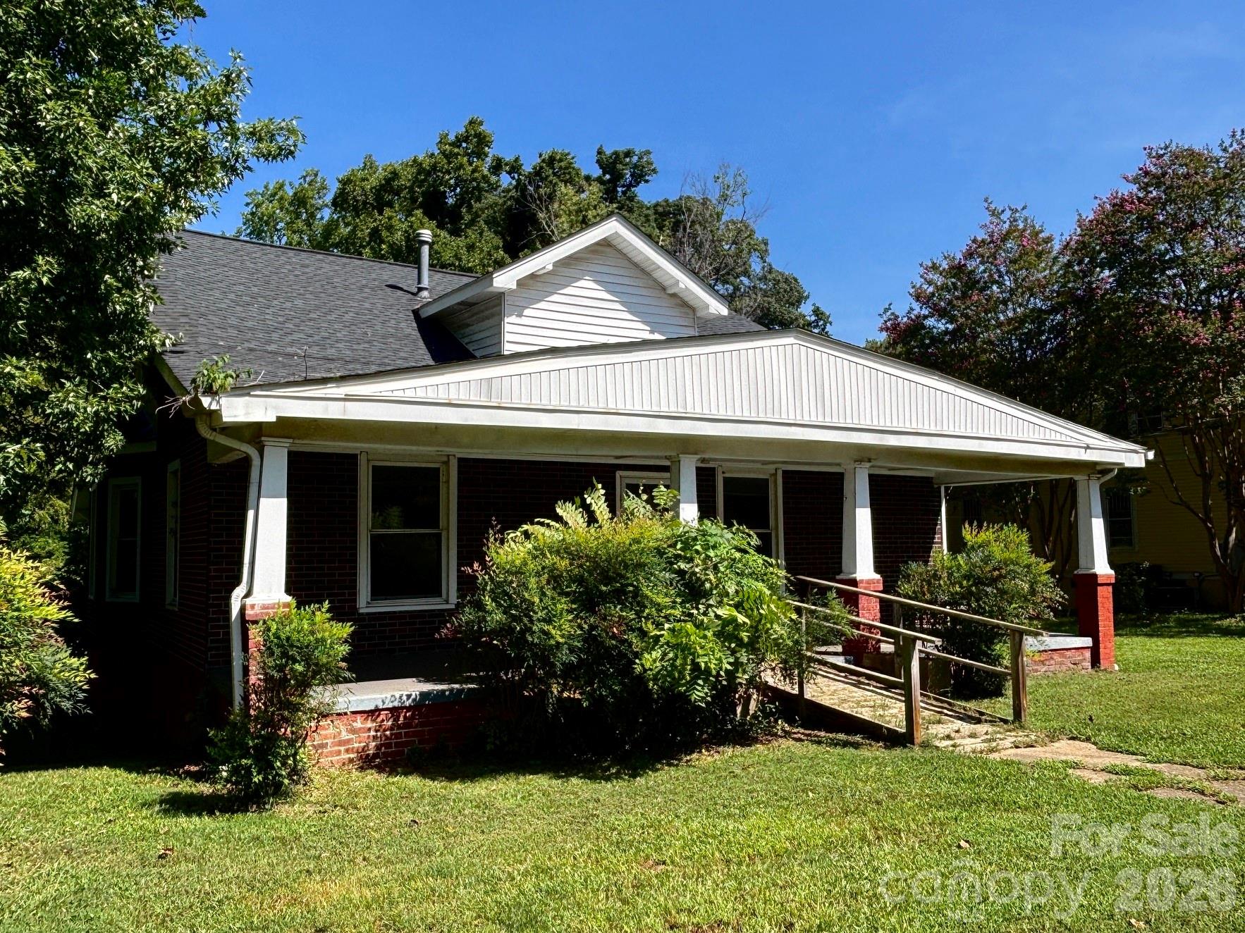 1612 N Main St, Salisbury, NC 28144