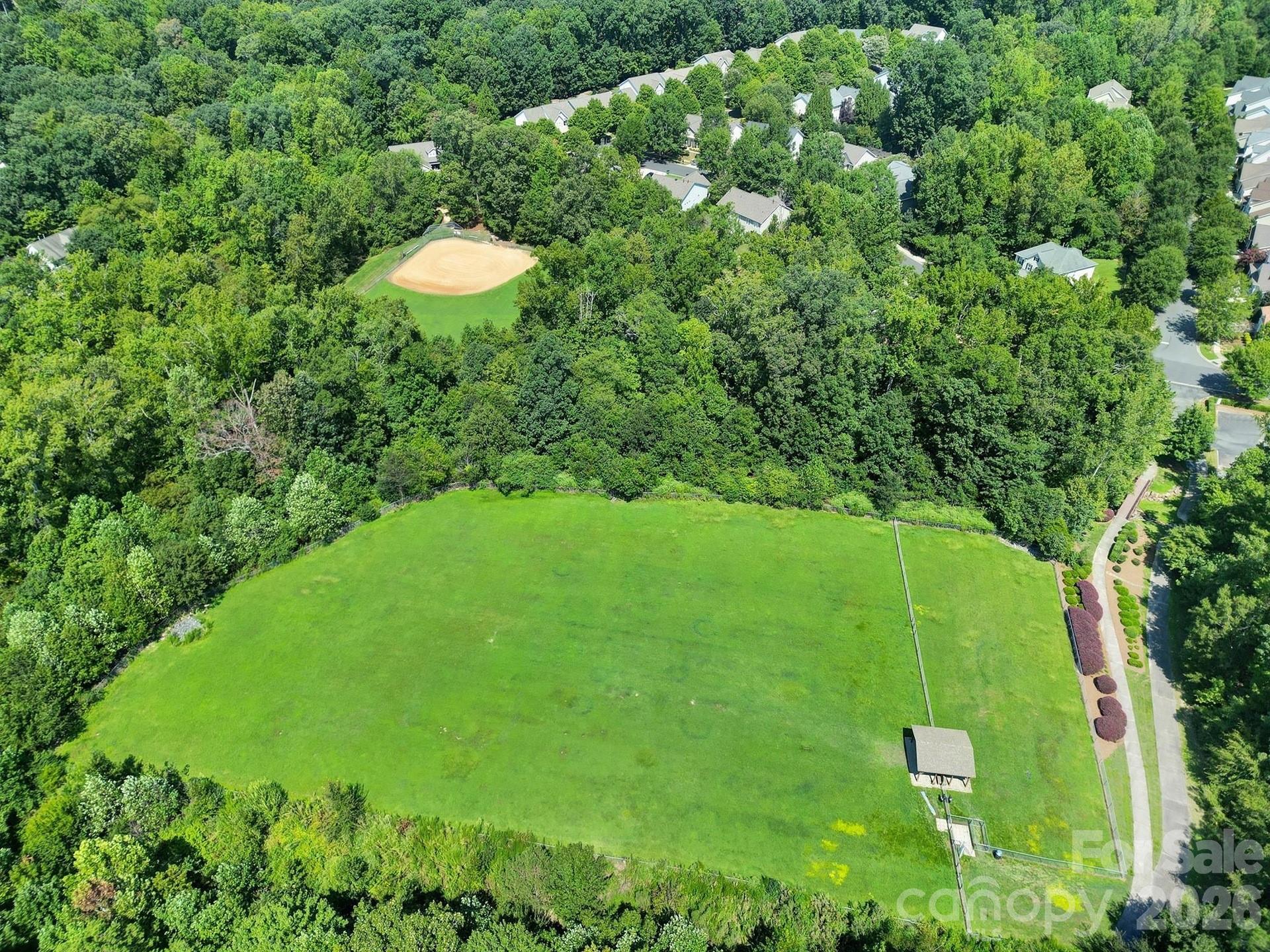 1168 Drummond Ln, Matthews, NC 28104
