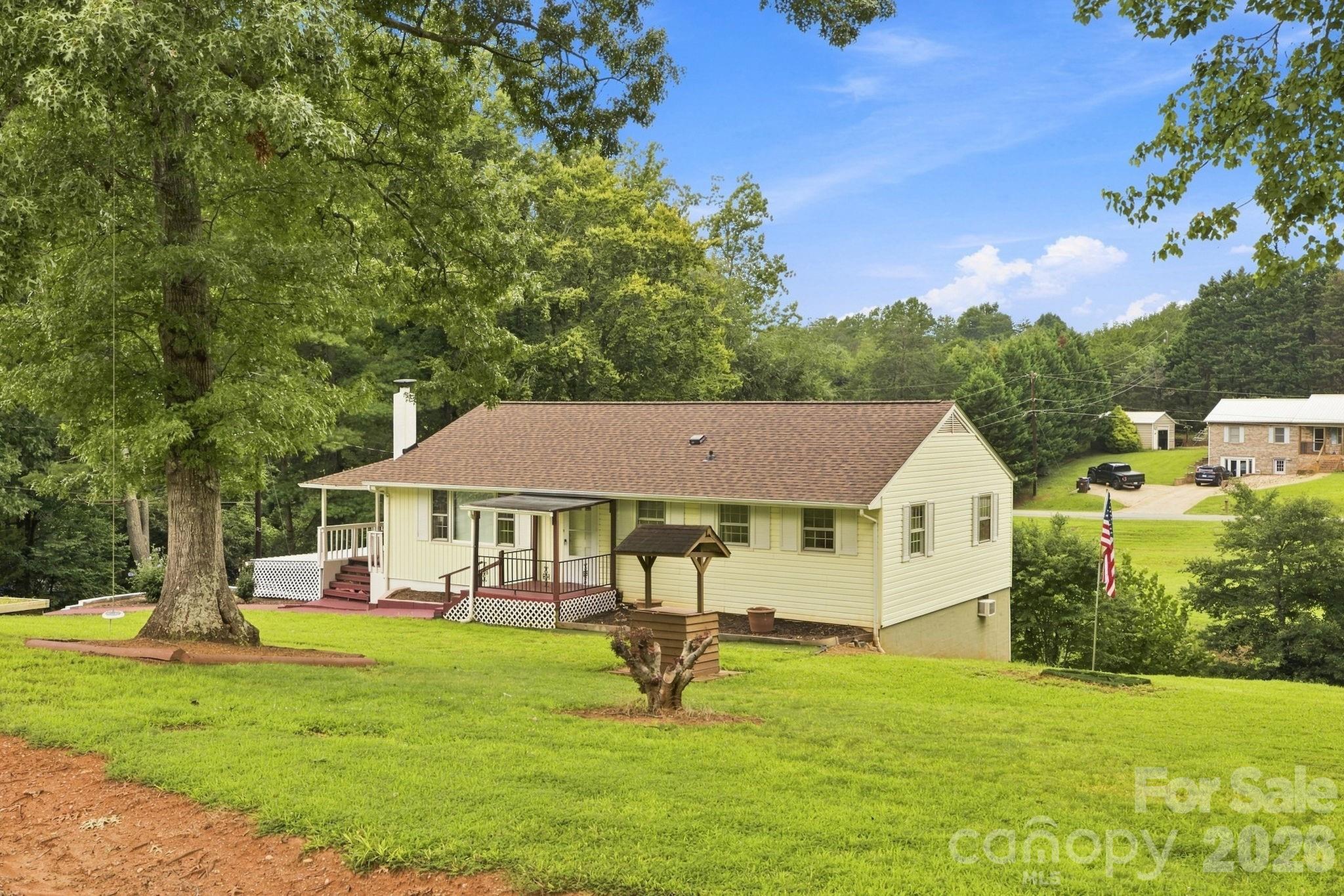 1714 Lazenby St, Newton, NC 28658