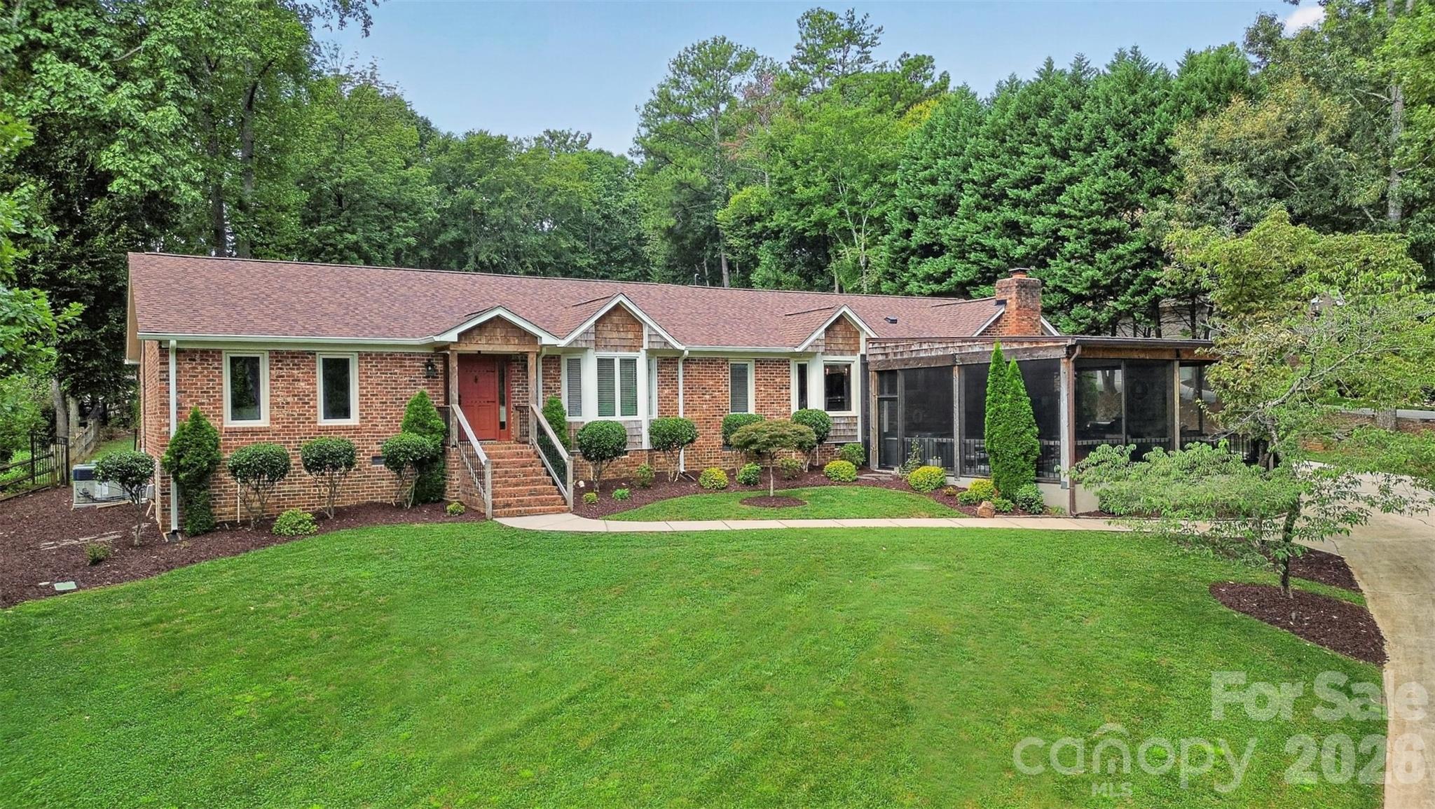 6014 Lake Providence Ln, Charlotte, NC 28277