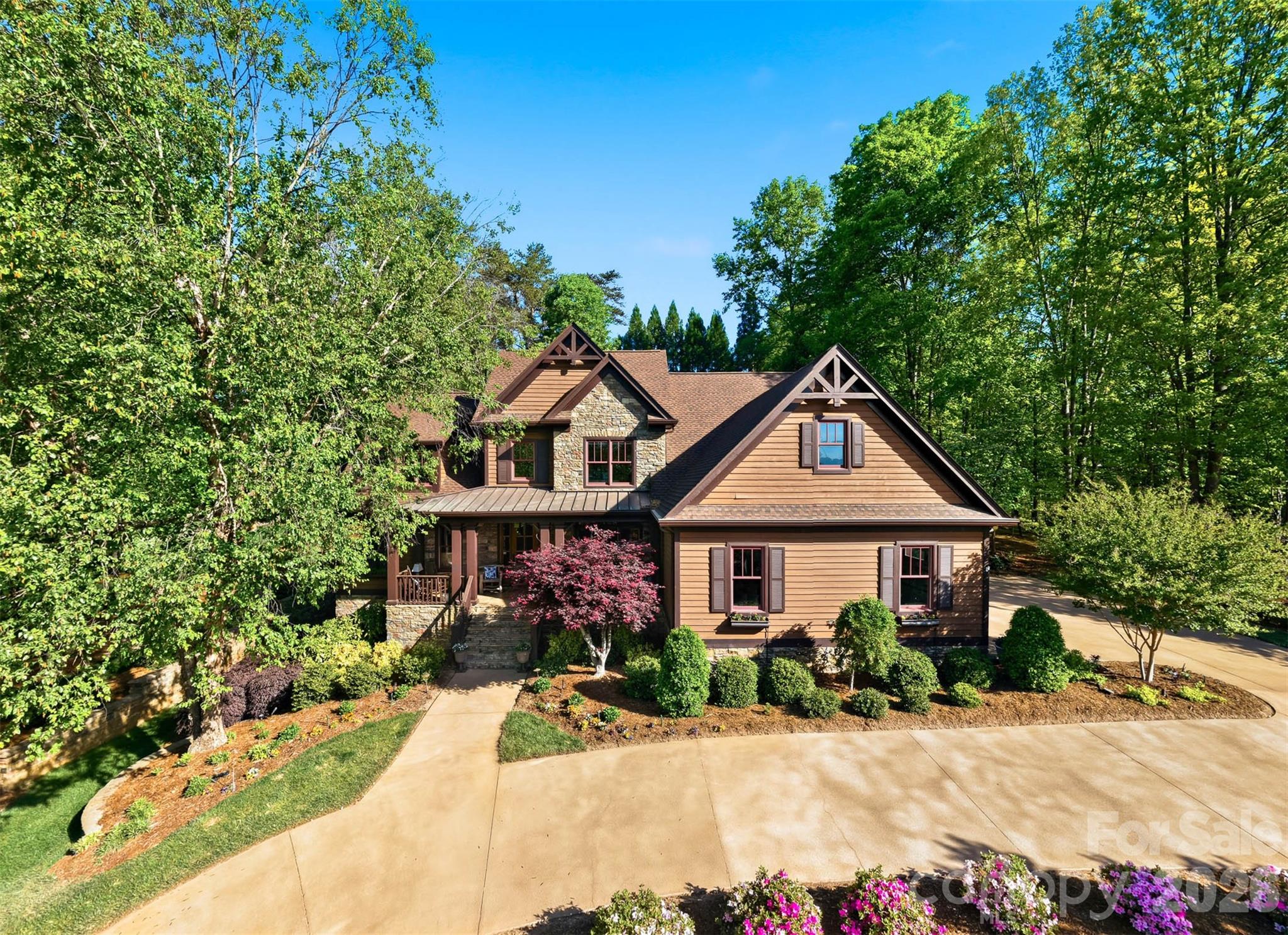 2748 Trent Dr NE, Conover, NC 28613