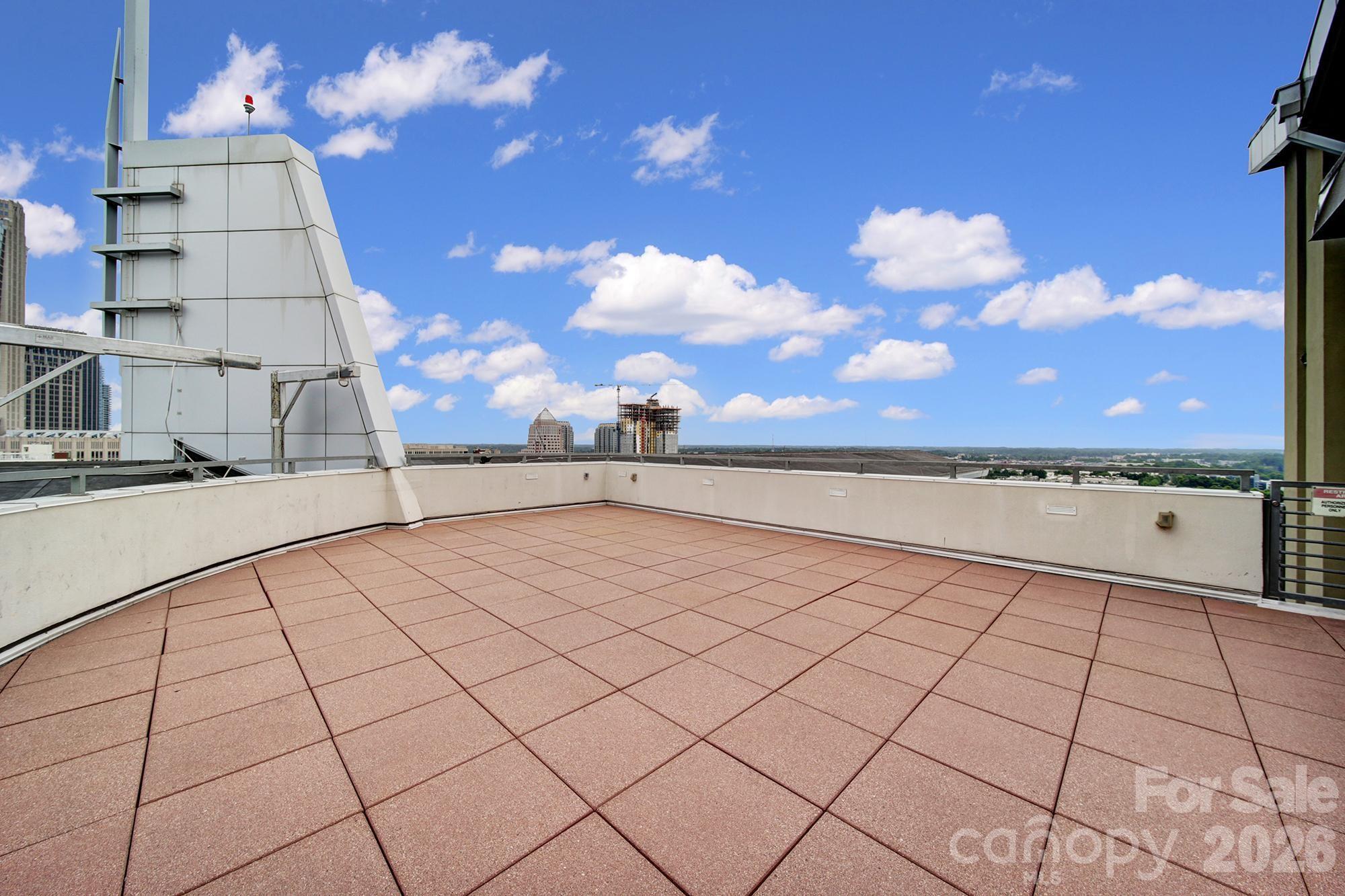 505 E 6th St #909, Charlotte, NC 28202
