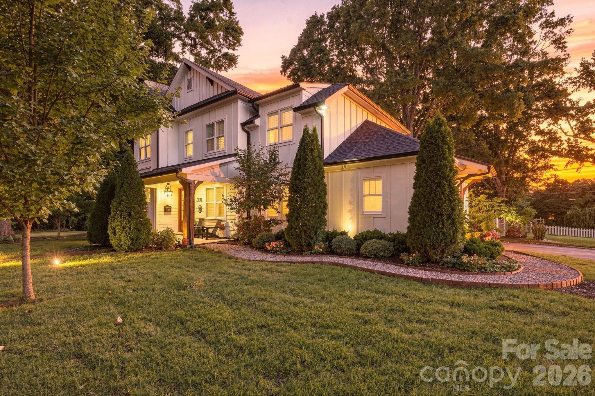 3135 E Ford Rd, Charlotte, NC 28205