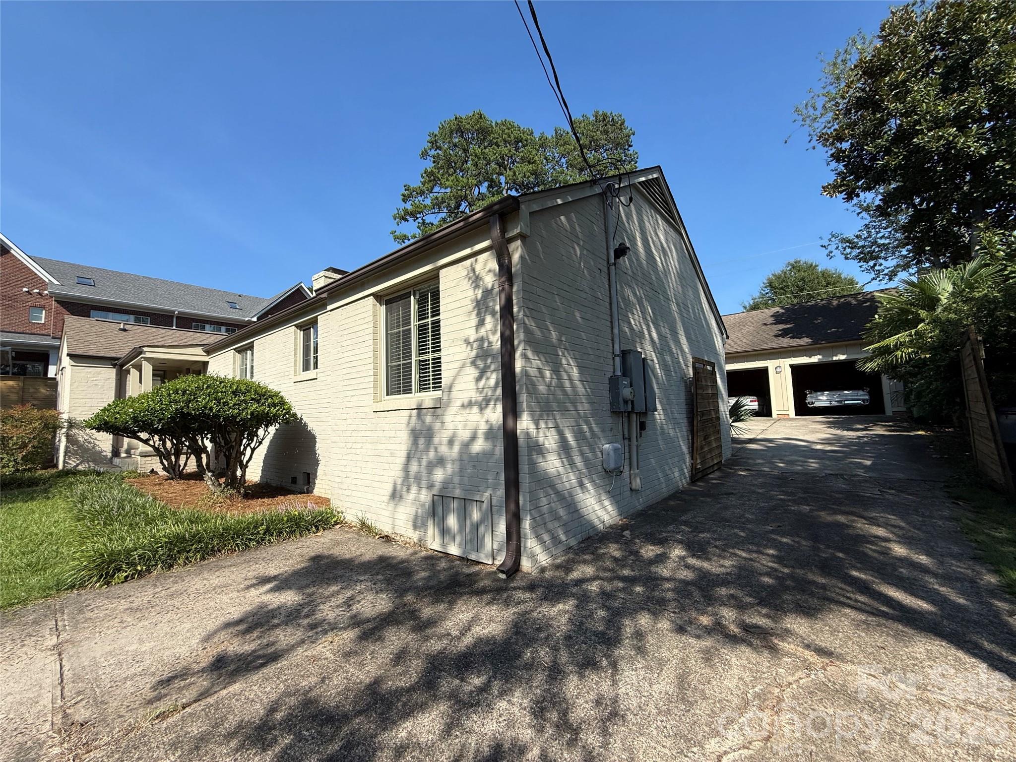 2218 Norcross Pl, Charlotte, NC 28205