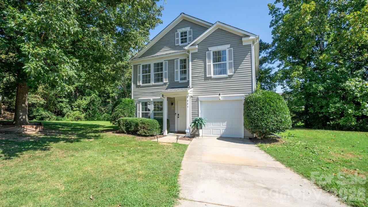 935 Torsion Ln, Clover, SC 29710