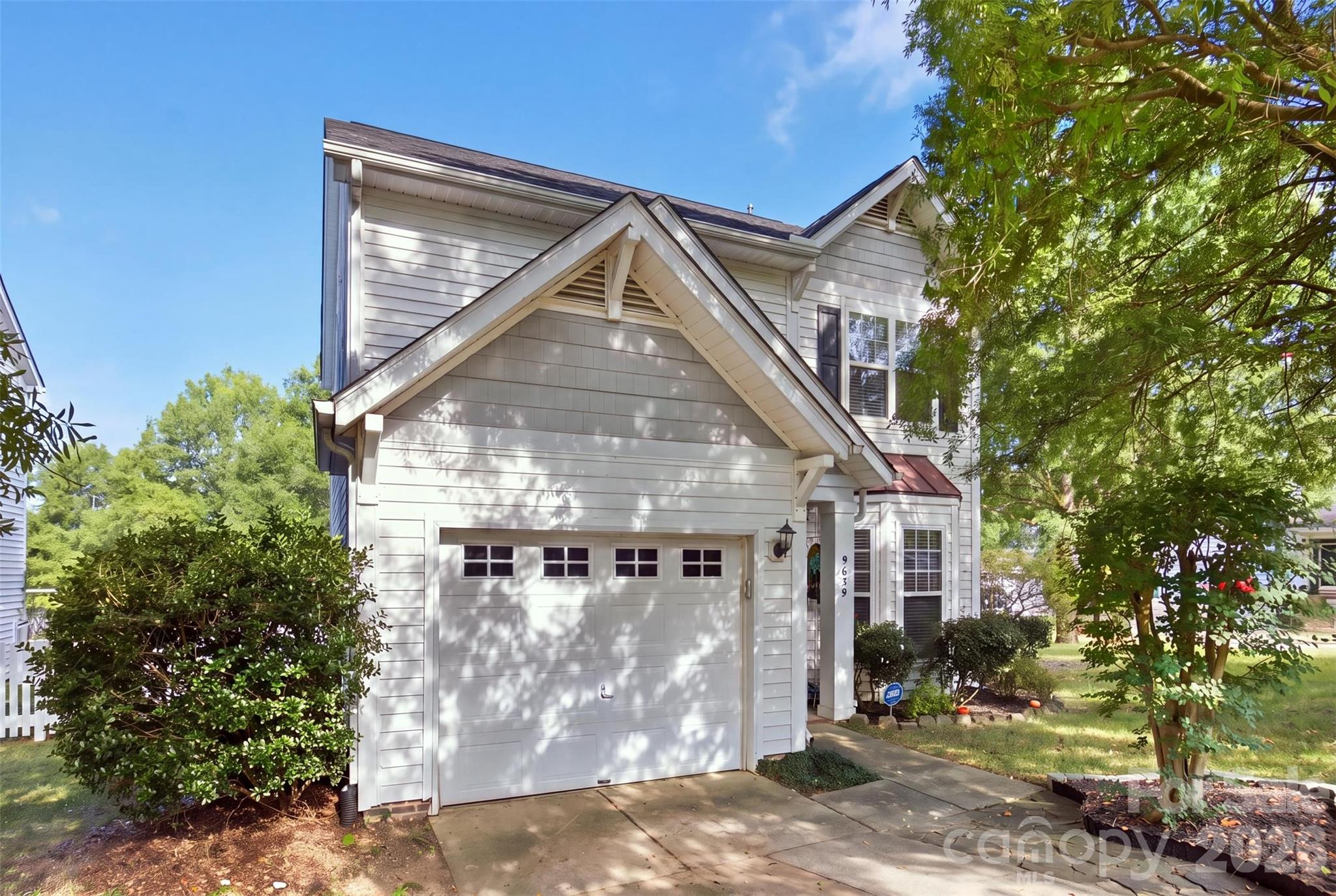 9639 Corbett Square Ln, Charlotte, NC 28214