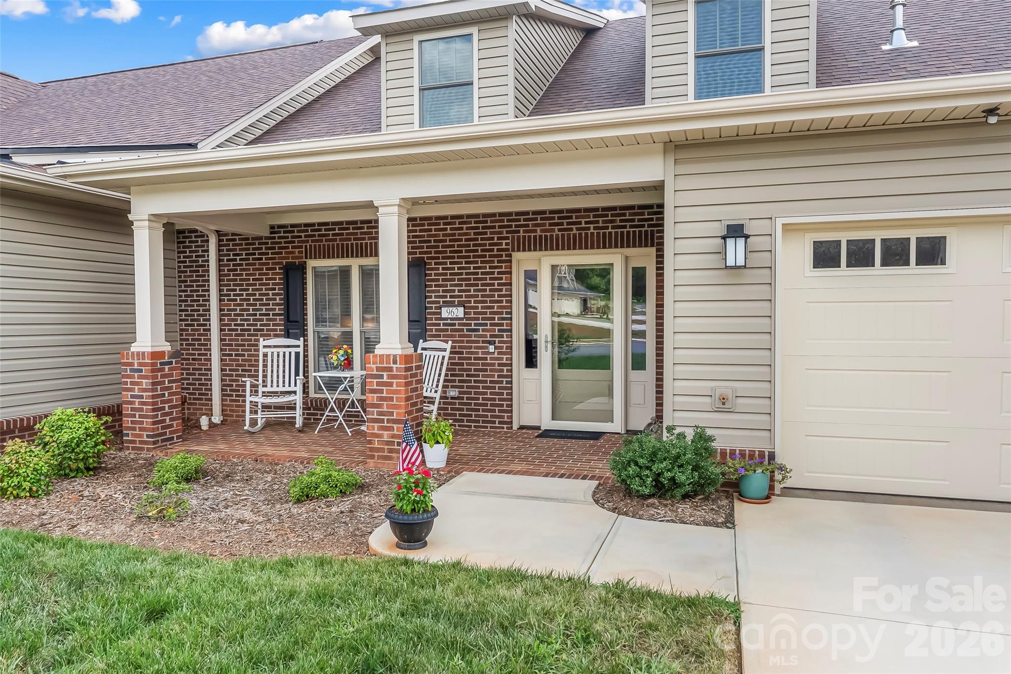 962 Trial Pl, Newton, NC 28658