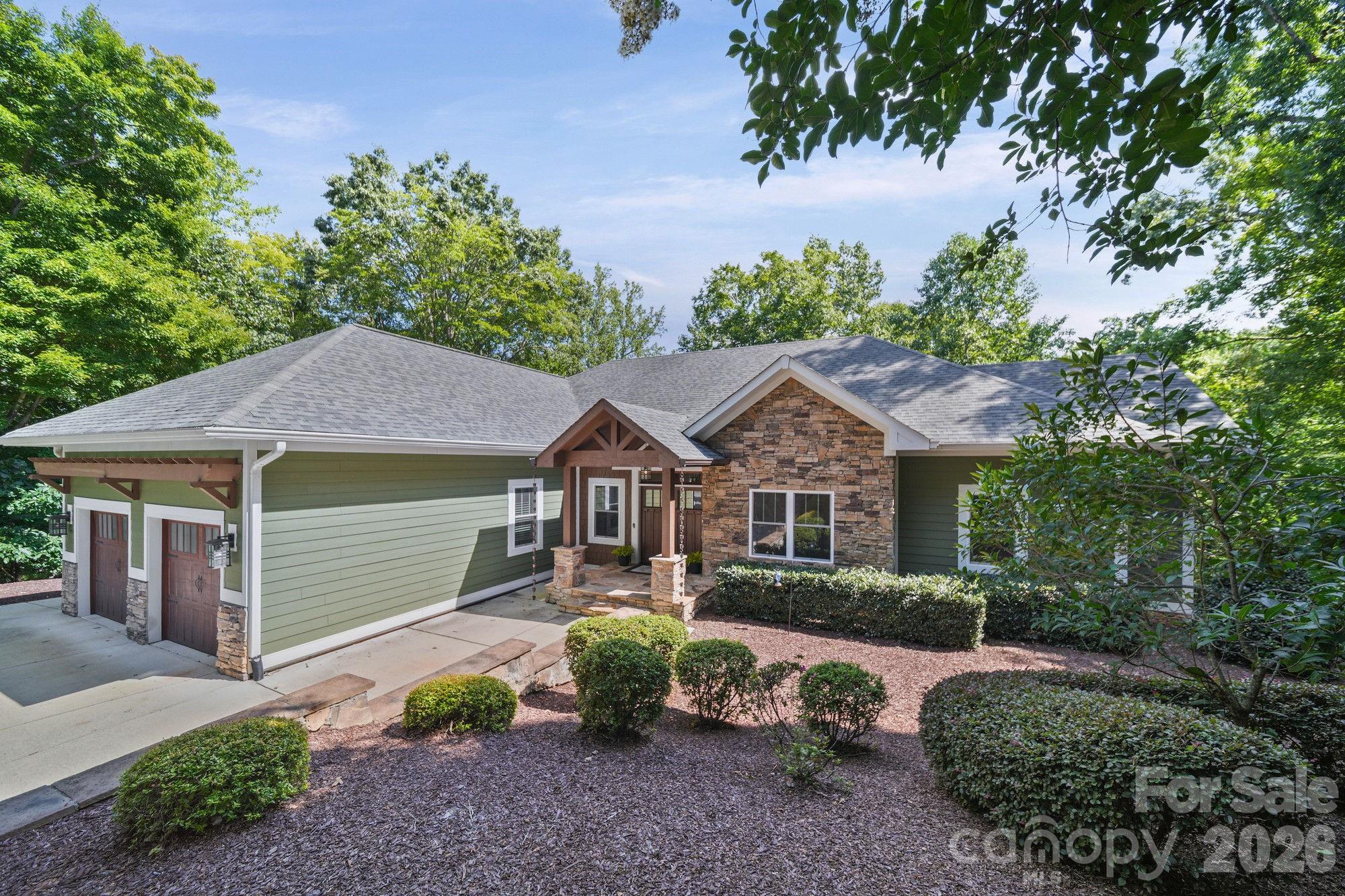 3033 Dodsworth Dr, Cramerton, NC 28032