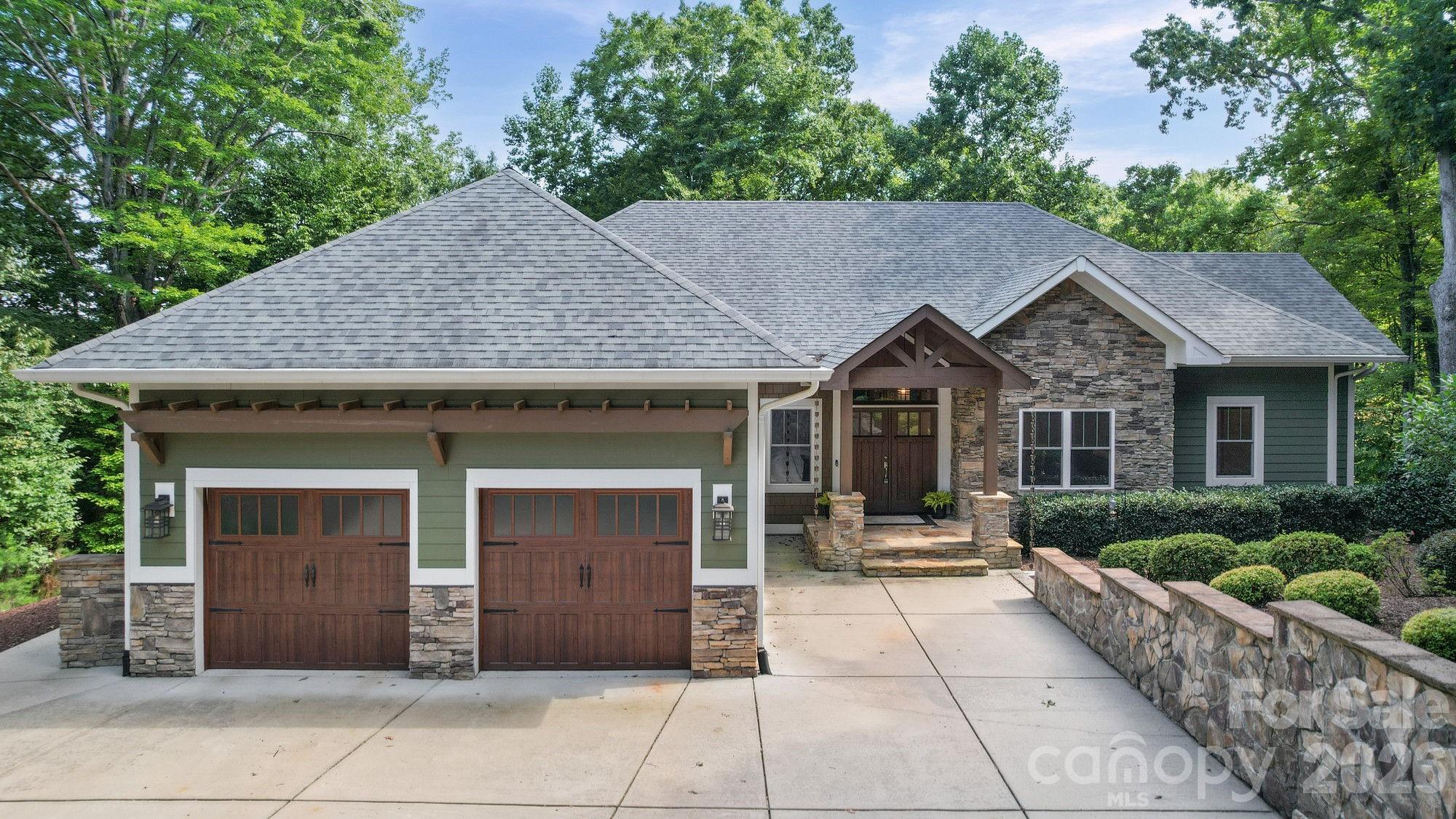3033 Dodsworth Dr, Cramerton, NC 28032