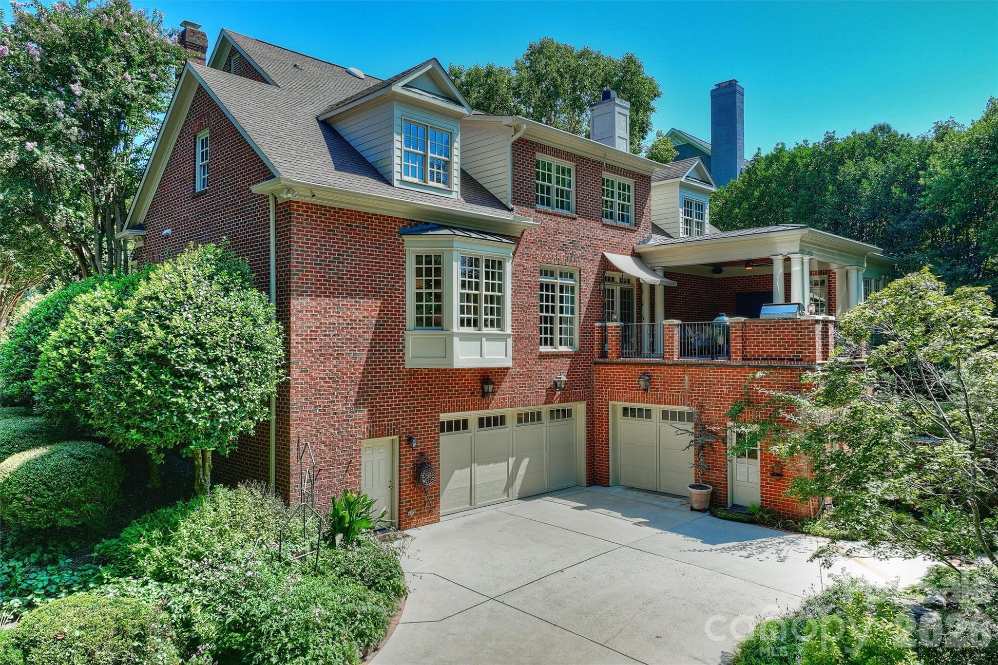 2115 Foxcroft Woods Ln, Charlotte, NC 28211