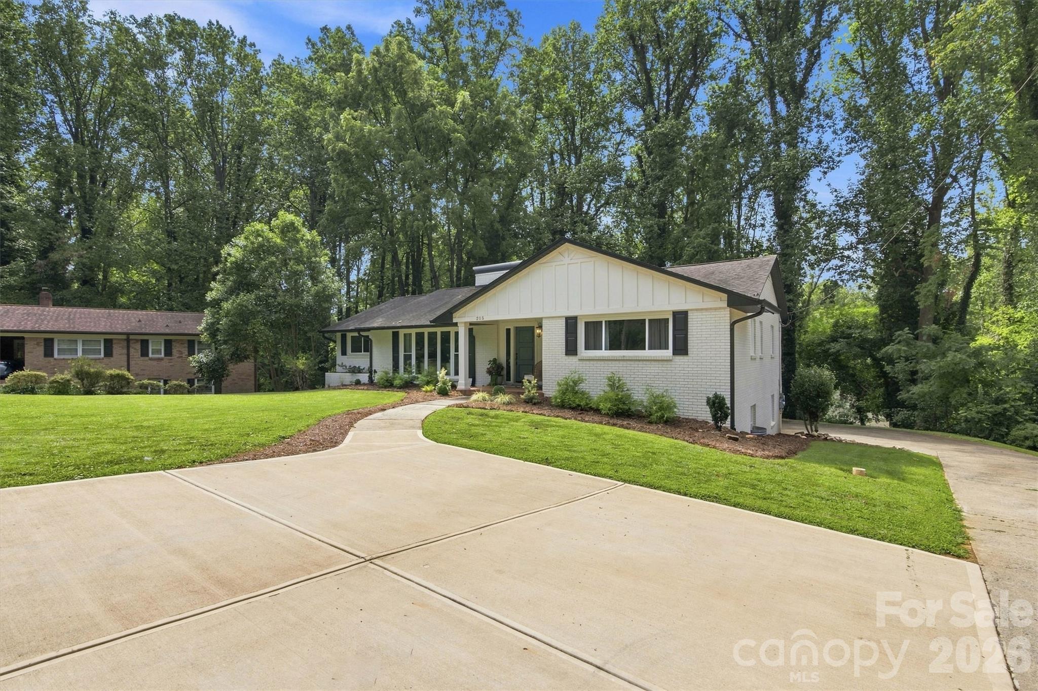 215 Pinehurst Ln, Newton, NC 28658