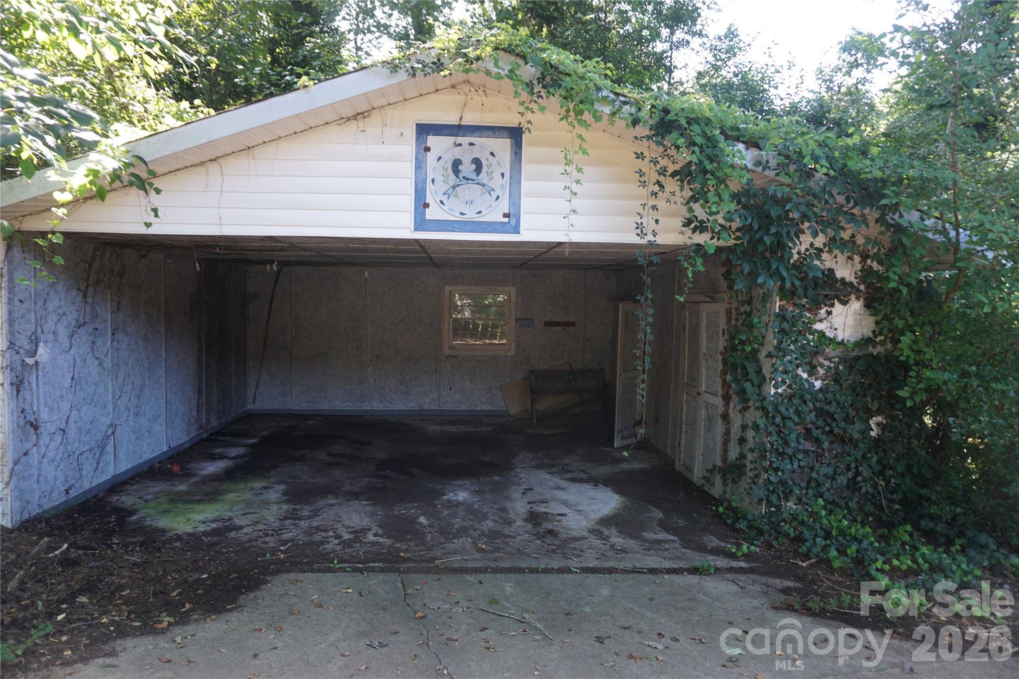 5214 Northview Dr, Hickory, NC 28601