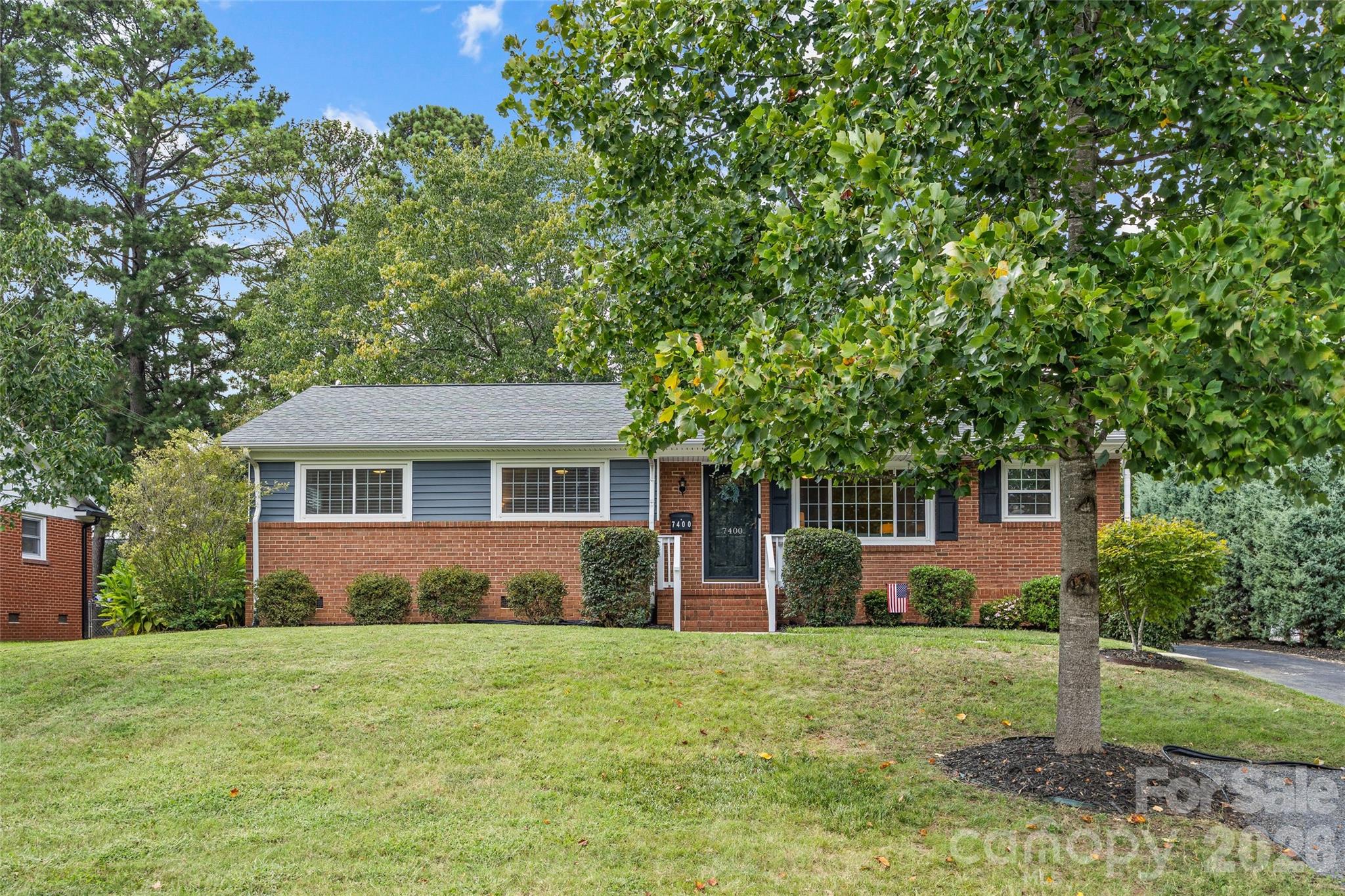 7400 Thorncliff Dr, Charlotte, NC 28210