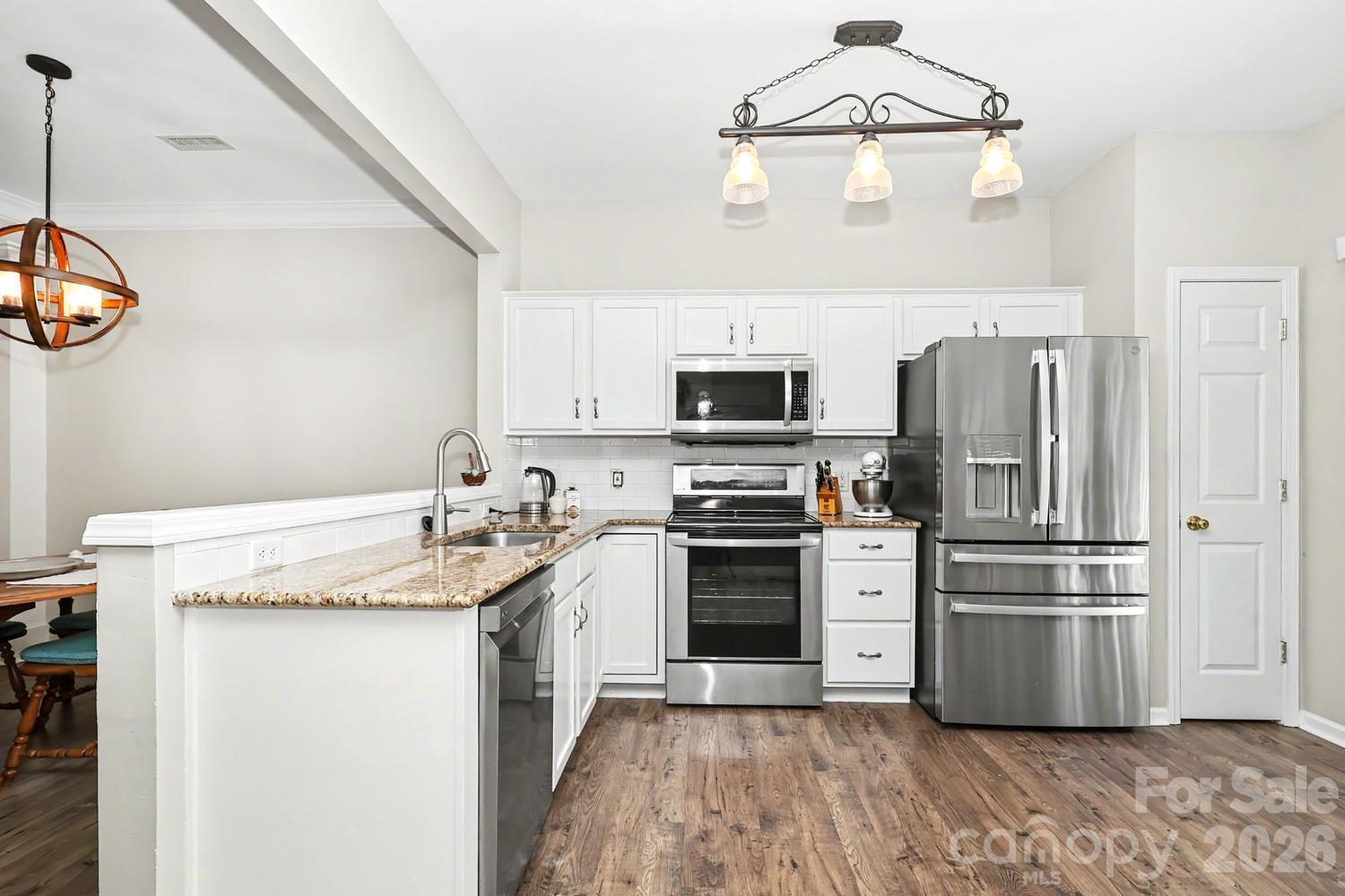 6614 Beverly Springs Dr, Charlotte, NC 28270