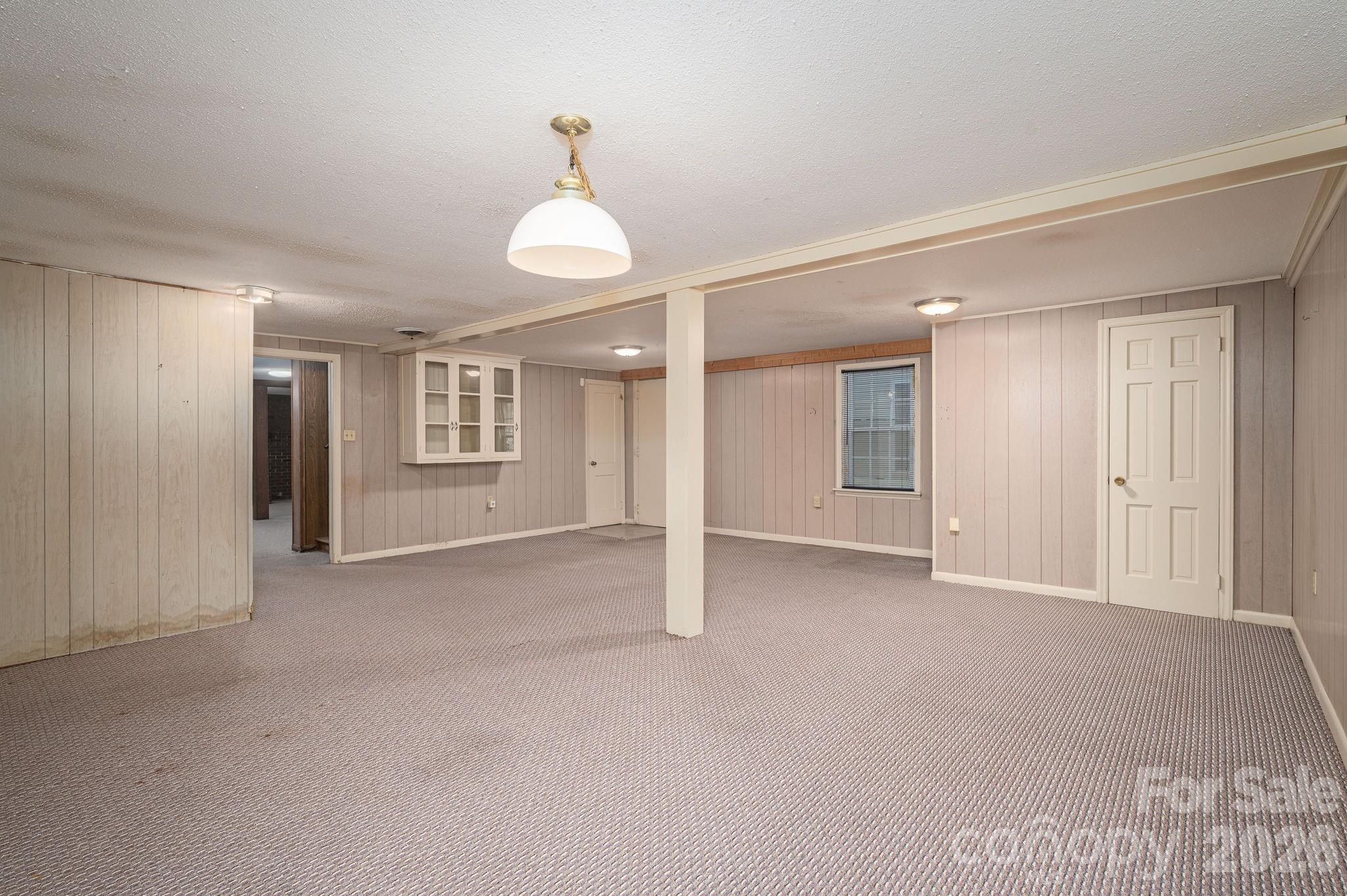1306 11th Ave SE, Hickory, NC 28602