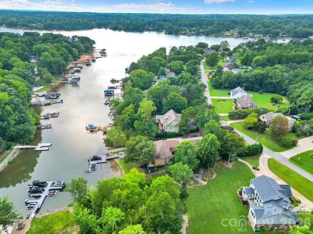 388 Ponderosa Cir, Mooresville, NC 28117