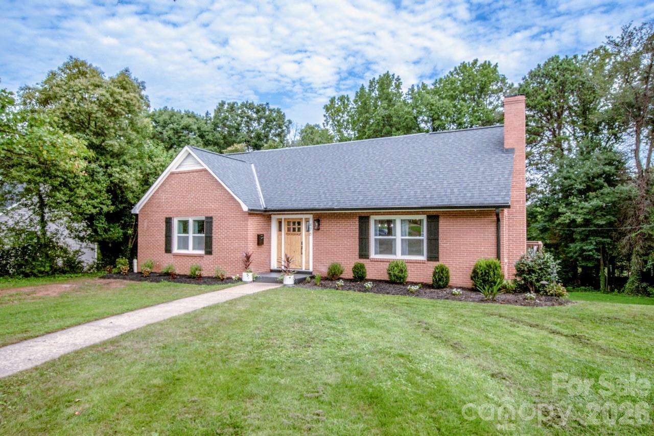 476 Summit Ave, Statesville, NC 28677