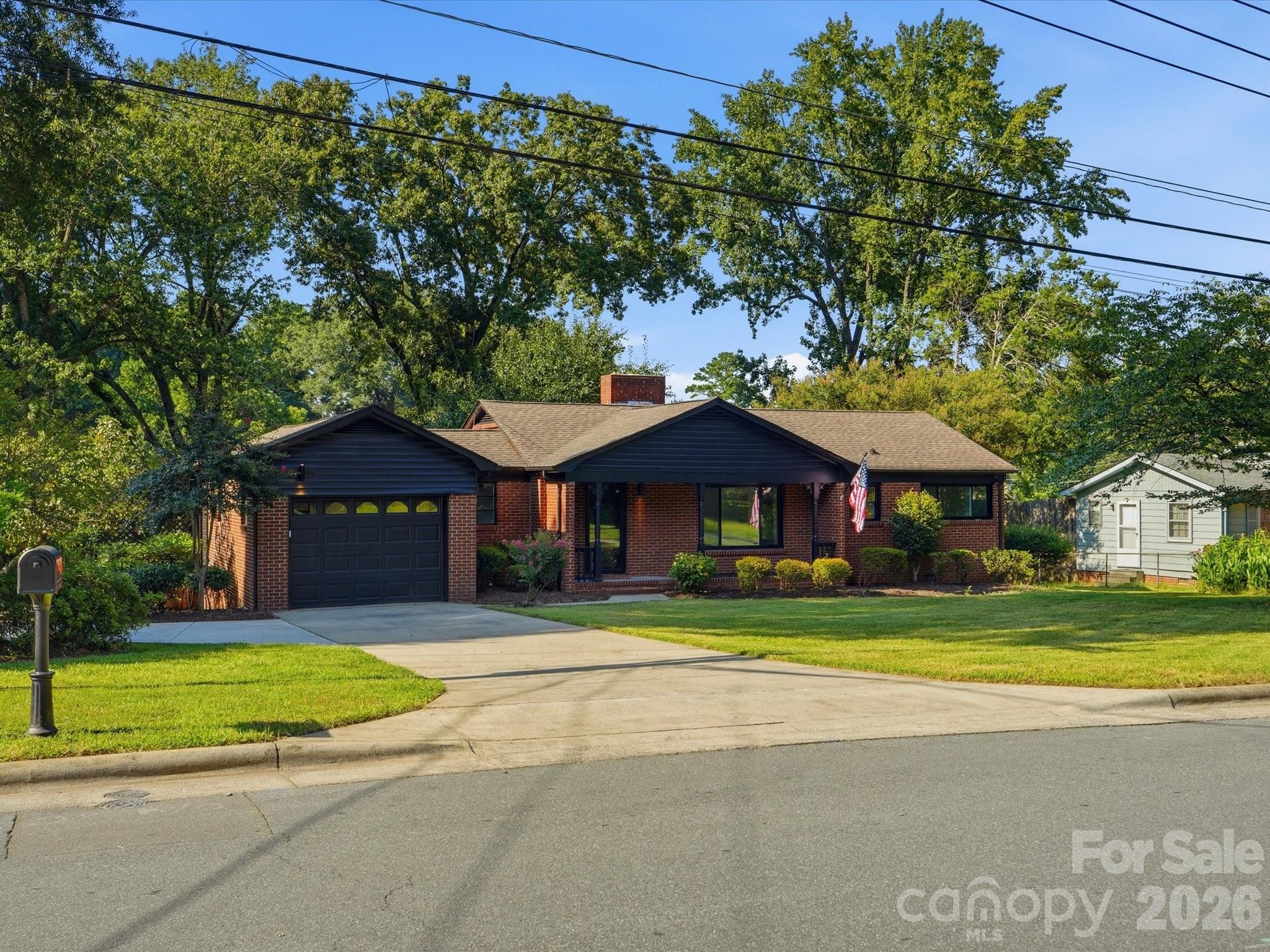 5701 Wilora Lake Rd, Charlotte, NC 28212