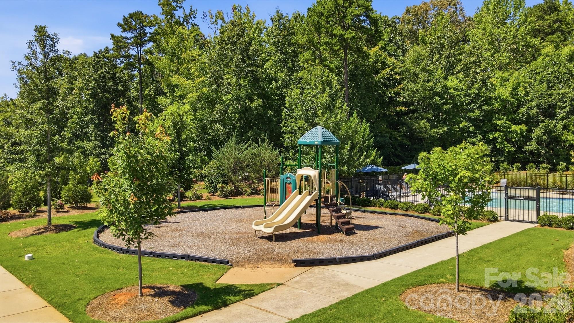 10125 Castlebrooke Dr, Concord, NC 28027