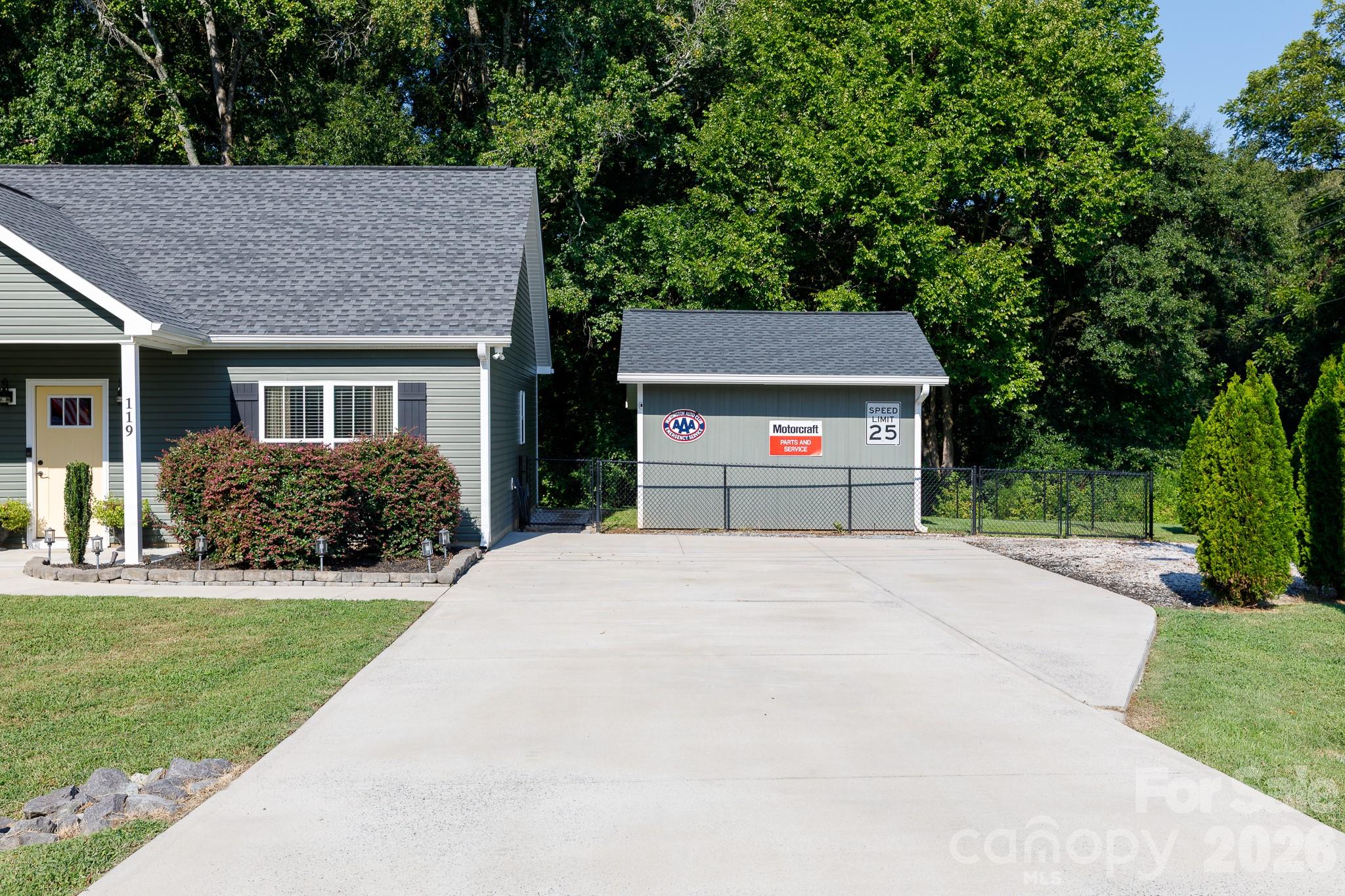119 Fairmont St, Clover, SC 29710