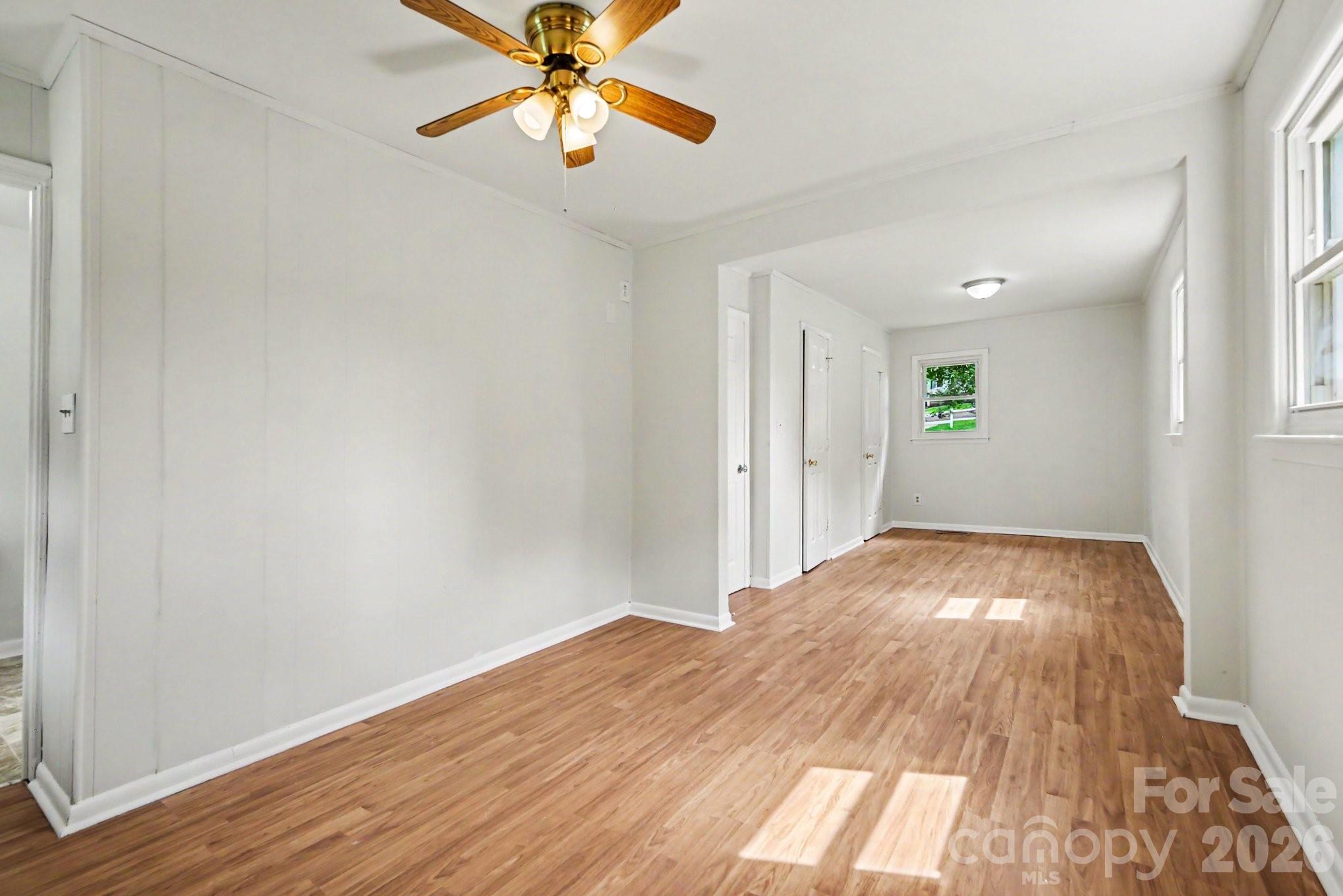 6338 Fairlane St, Hickory, NC 28602
