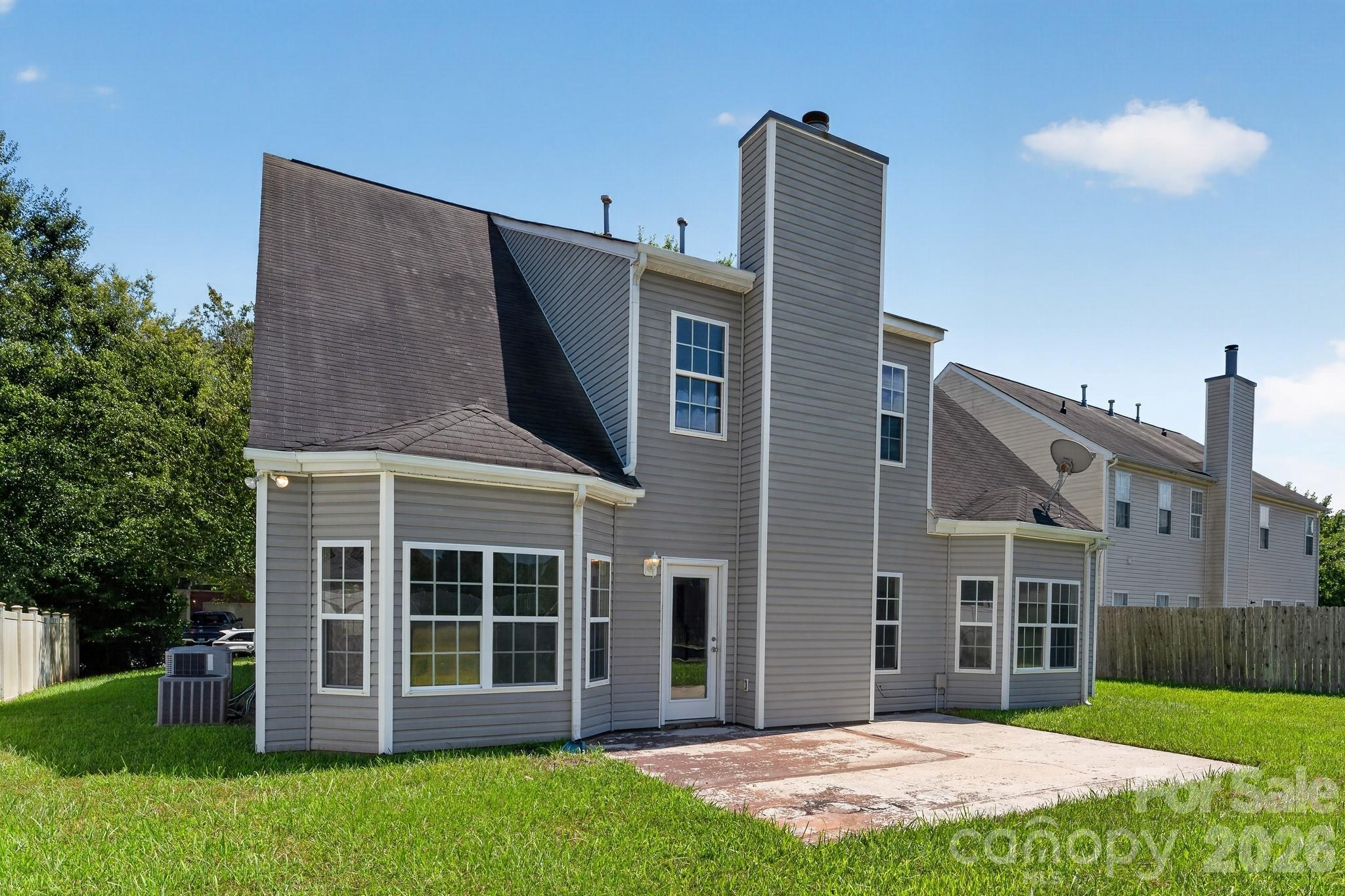 3006 Royal Troon Dr, Matthews, NC 28104