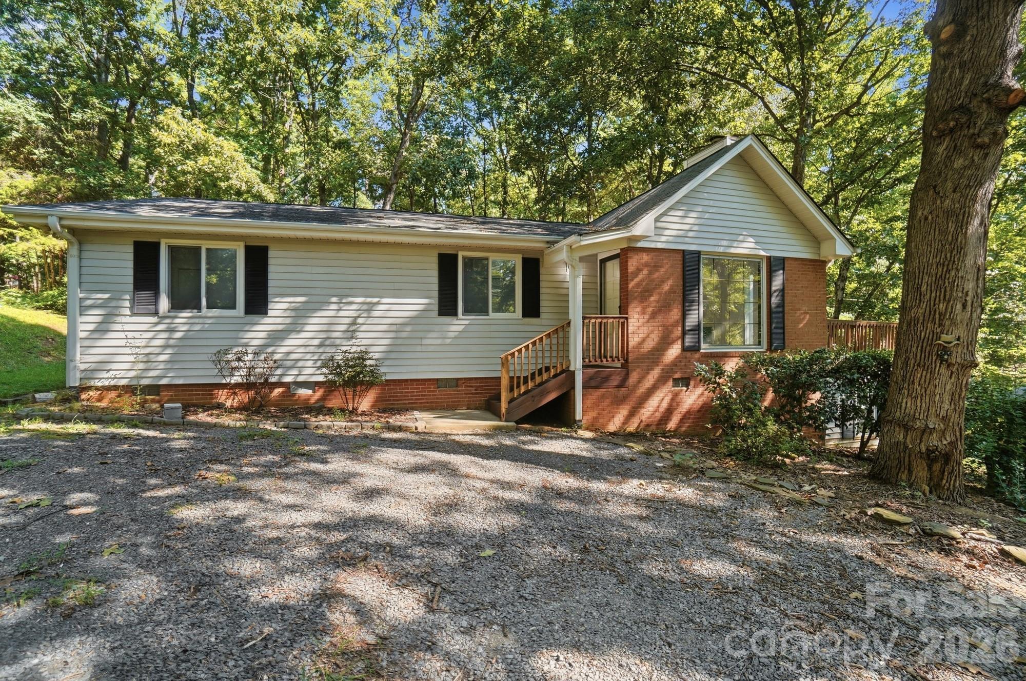 319 Settlement Dr, Midland, NC 28107