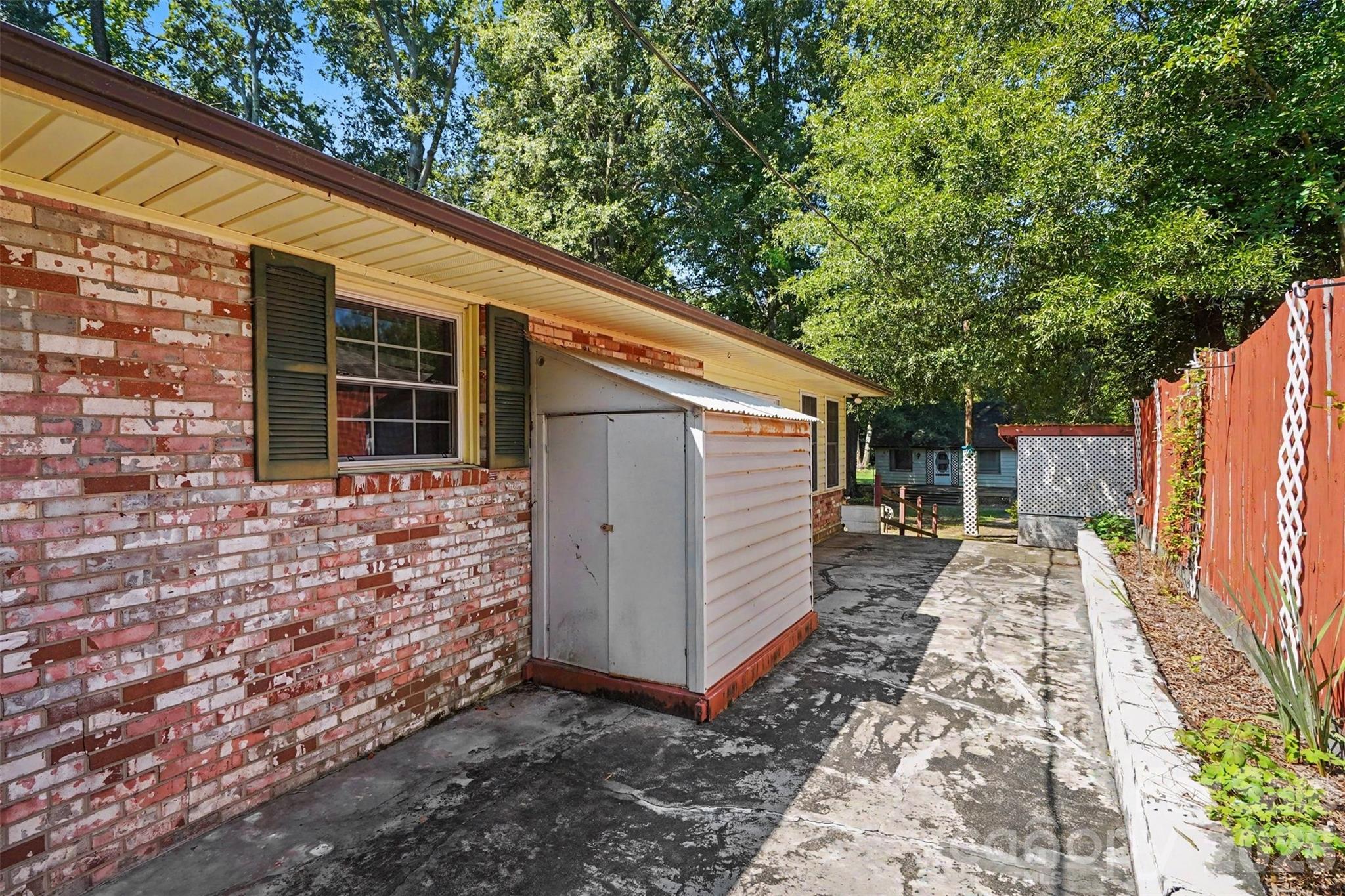 328 Brookwood Dr, Salisbury, NC 28146