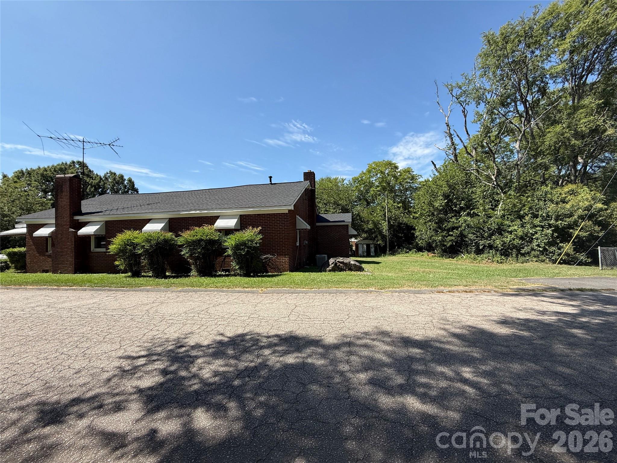 213 Jewel St, Chester, SC 29706