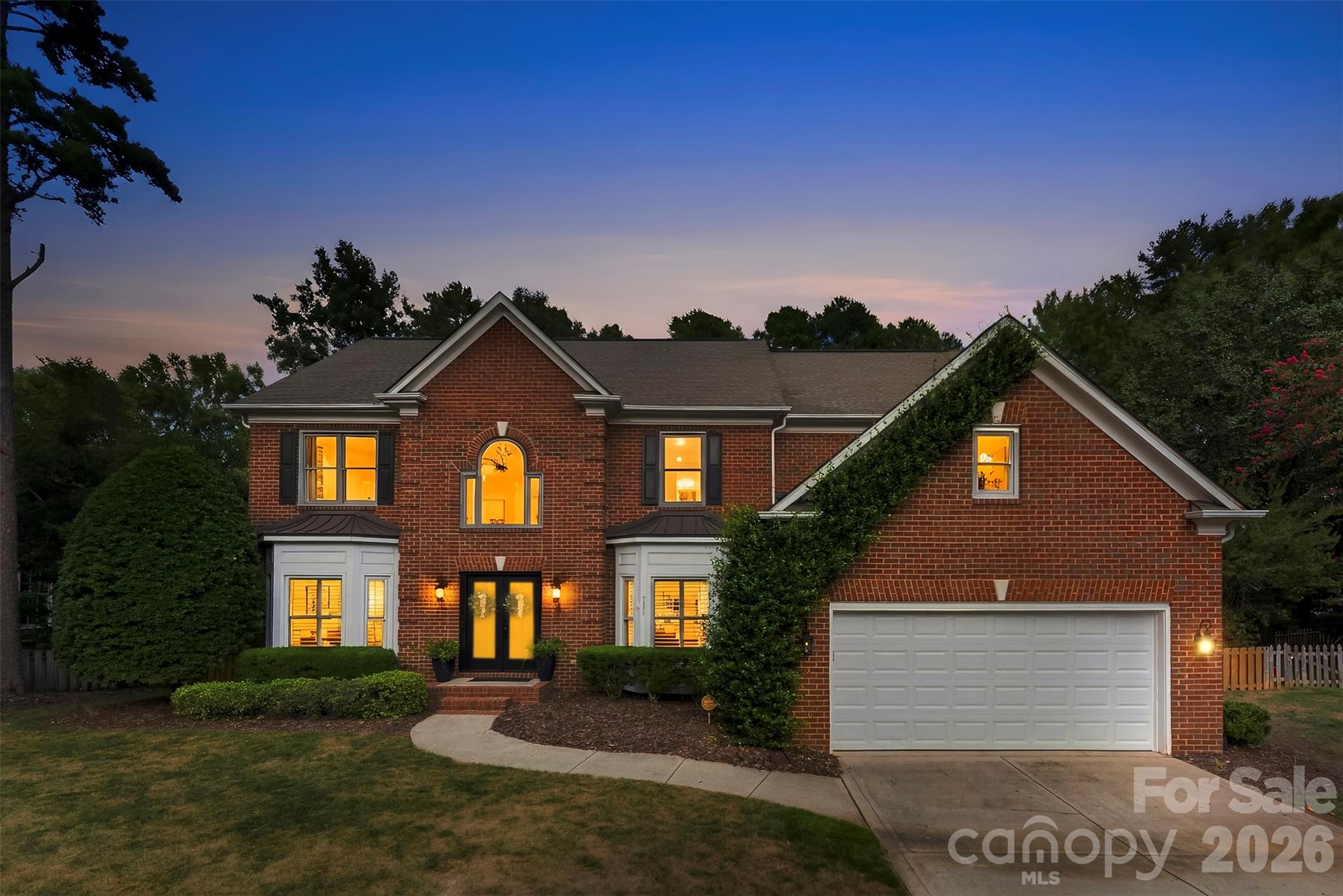 7337 Versailles Ln, Charlotte, NC 28277