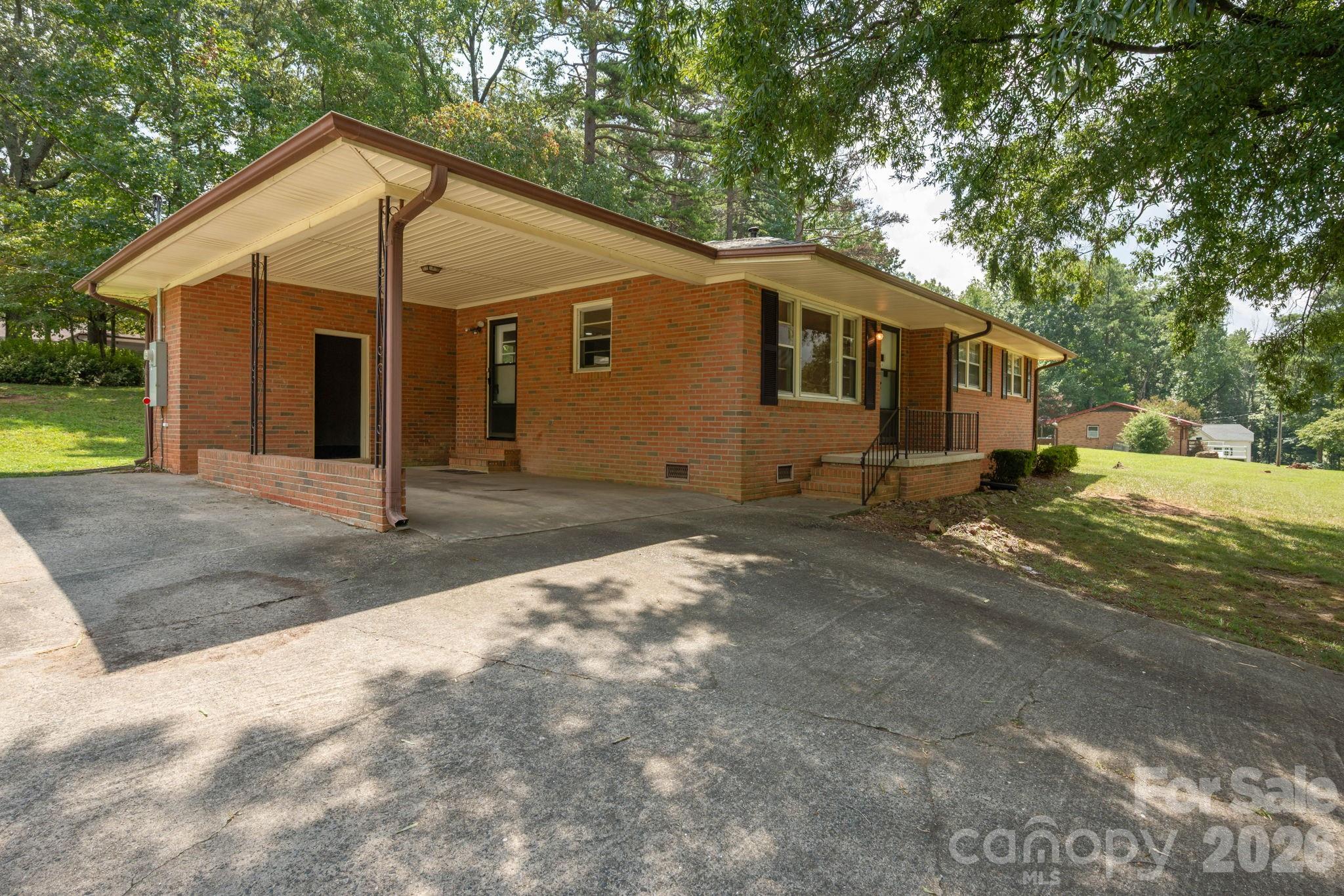 901 S 10th St, Bessemer City, NC 28016