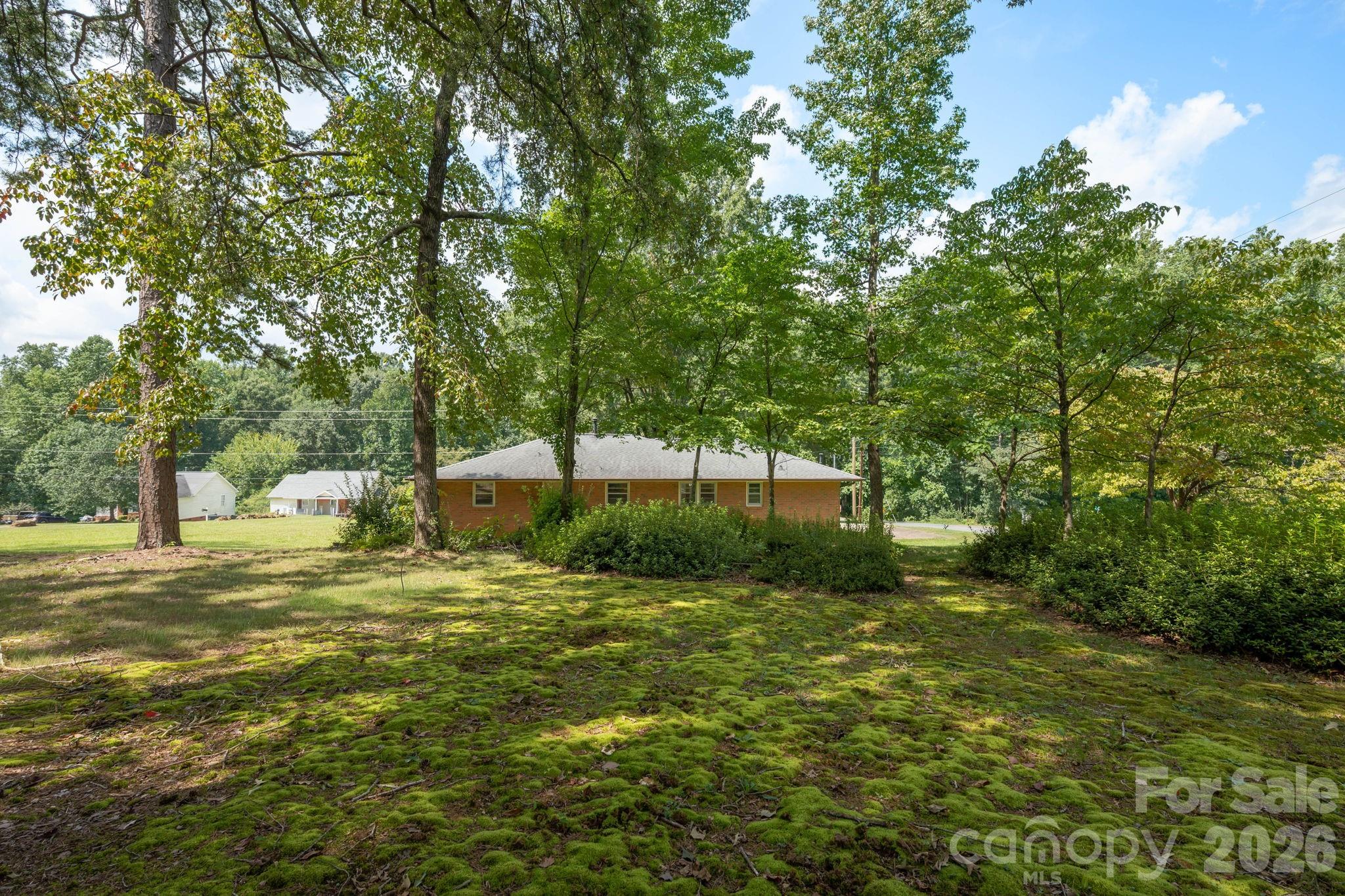 901 S 10th St, Bessemer City, NC 28016