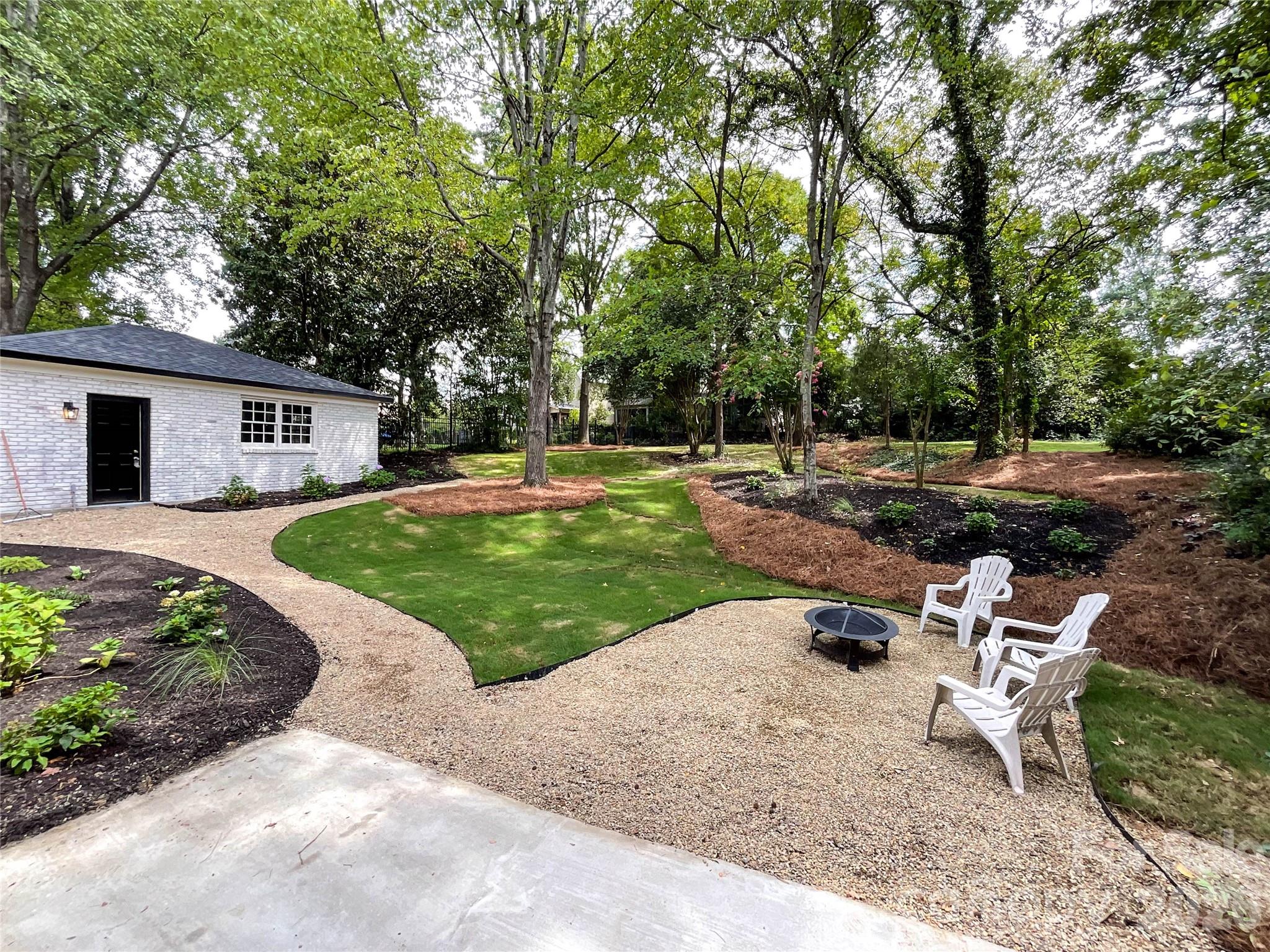 3011 Parkstone Dr, Charlotte, NC 28210